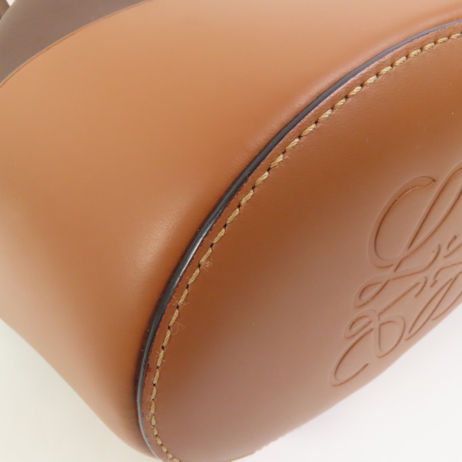 LOEWE 牛皮皮革Balloon Bag金扣肩背袋