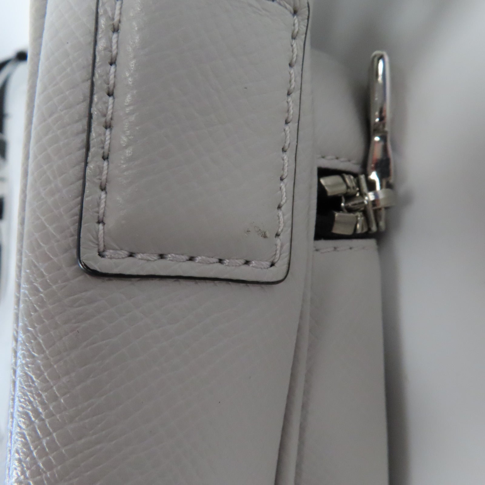 LOUIS VUITTON 牛皮皮革Bum Bag Outdoor銀扣肩背袋灰色