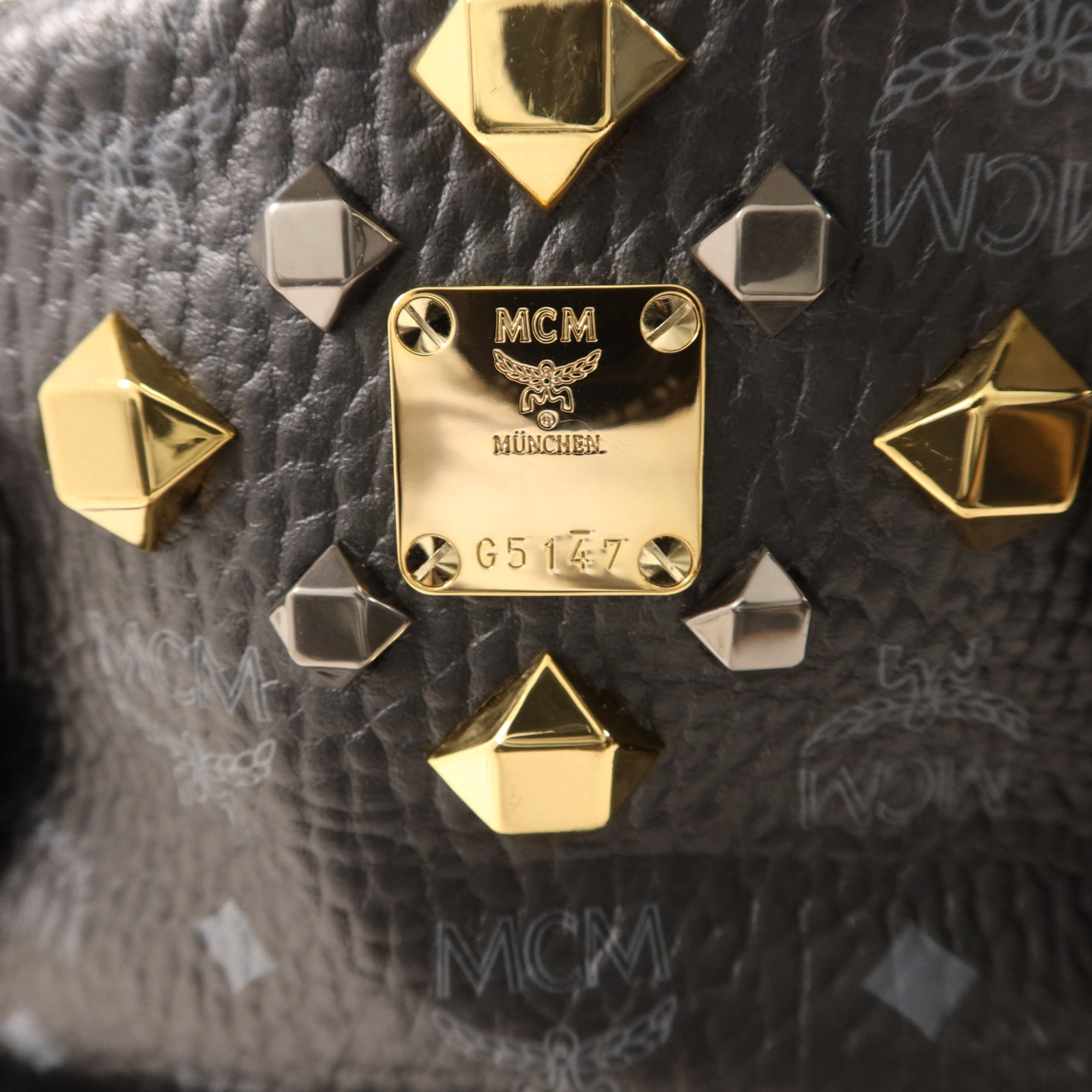 MCM 牛皮皮革Backpack金扣背包