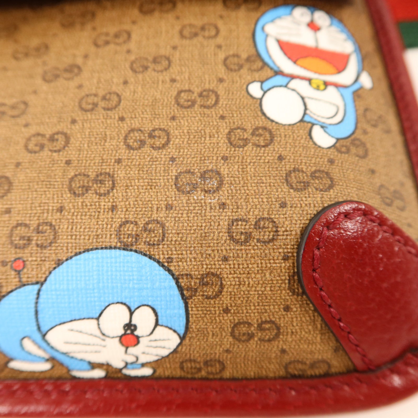 GUCCI 塗層帆布Doraemon X Gucci金扣腰包
