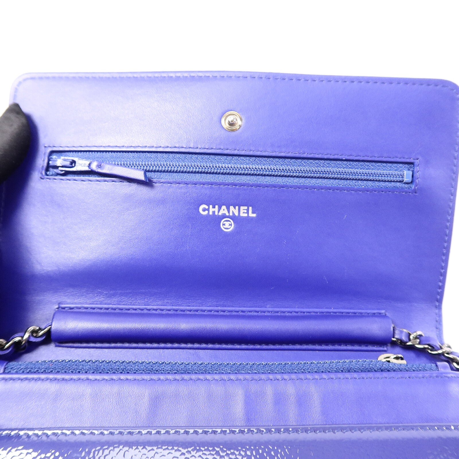 CHANEL 漆皮皮革WOC Wallet On Chain鏈帶肩背袋