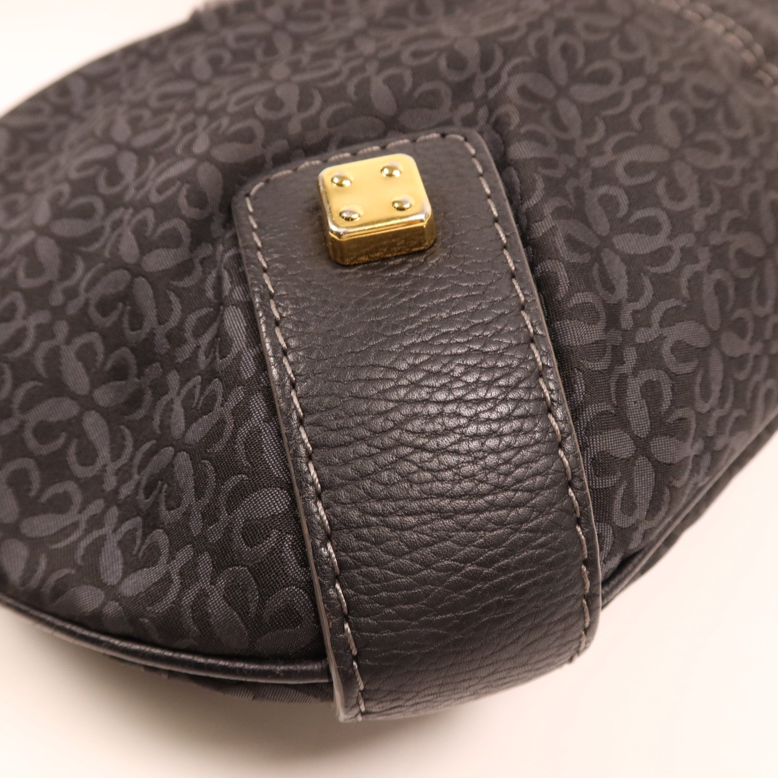 LOEWE 帆布/牛皮皮革Vintage Shoulder Bag金扣肩背袋