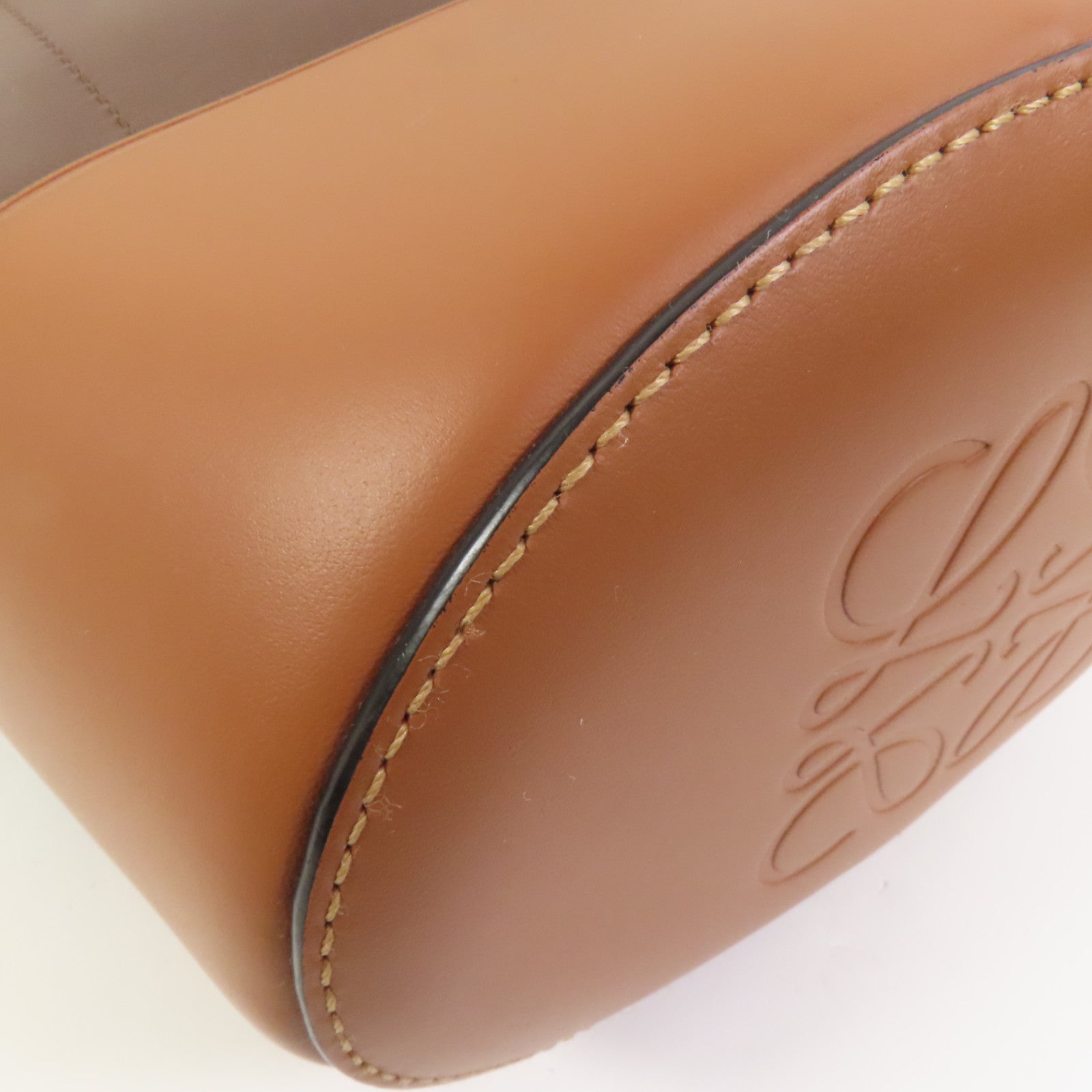 LOEWE 牛皮皮革Balloon Bag金扣肩背袋