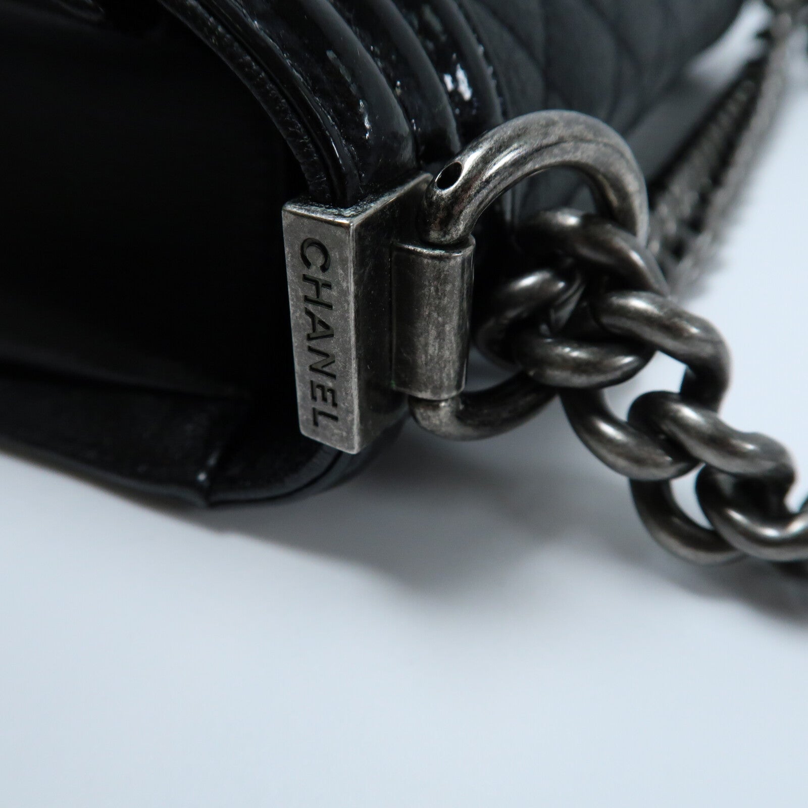 CHANEL 牛皮皮革Boy 25鏈帶肩背袋