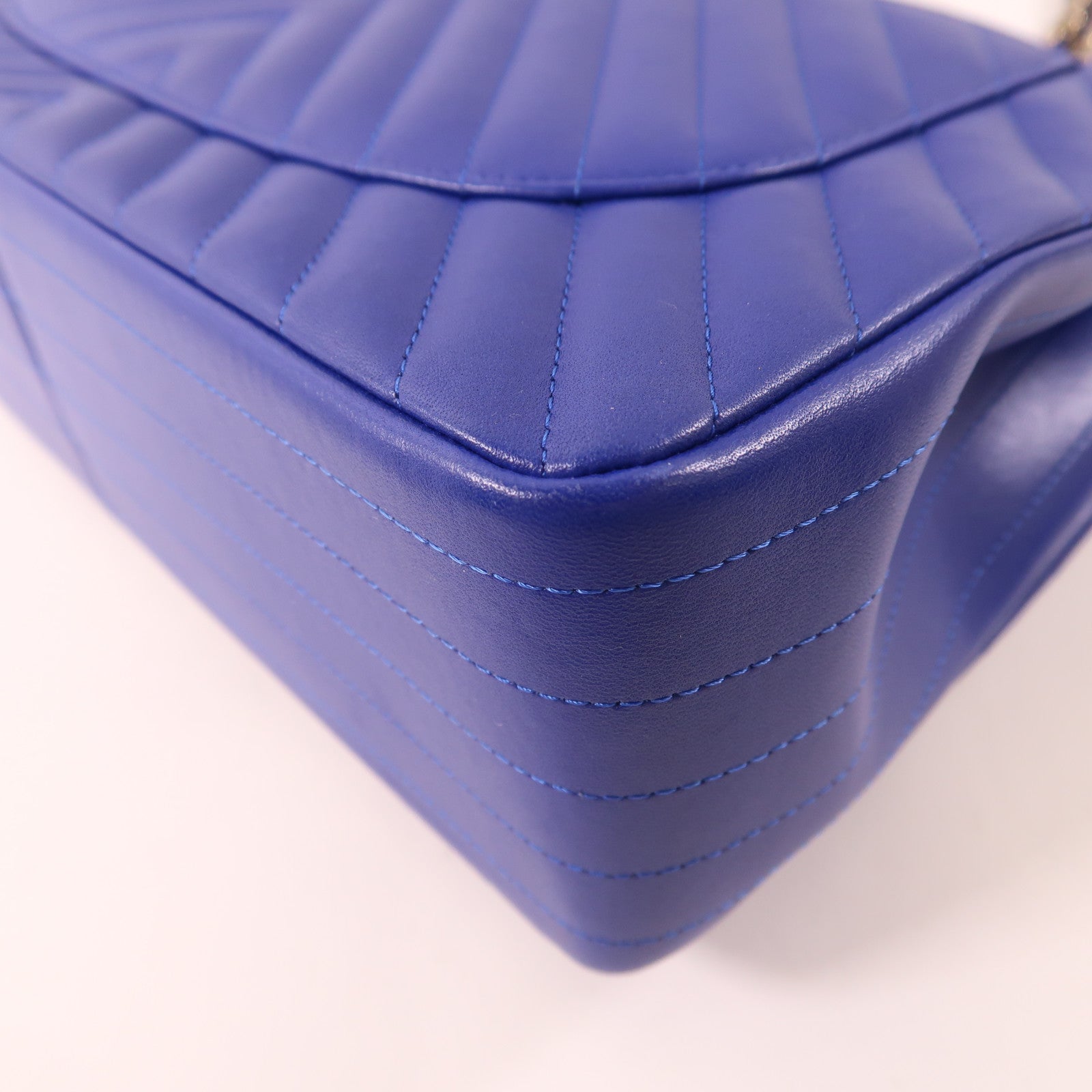 CHANEL 牛皮皮革Large Classic金扣鏈帶肩背袋