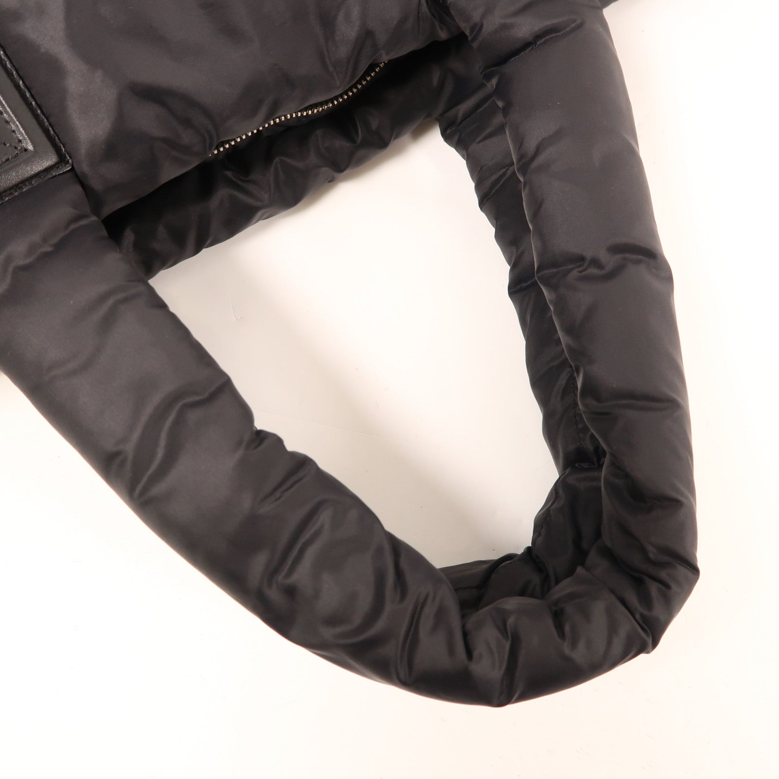 CHANEL 尼龍Coco Cocoon銀扣肩背袋