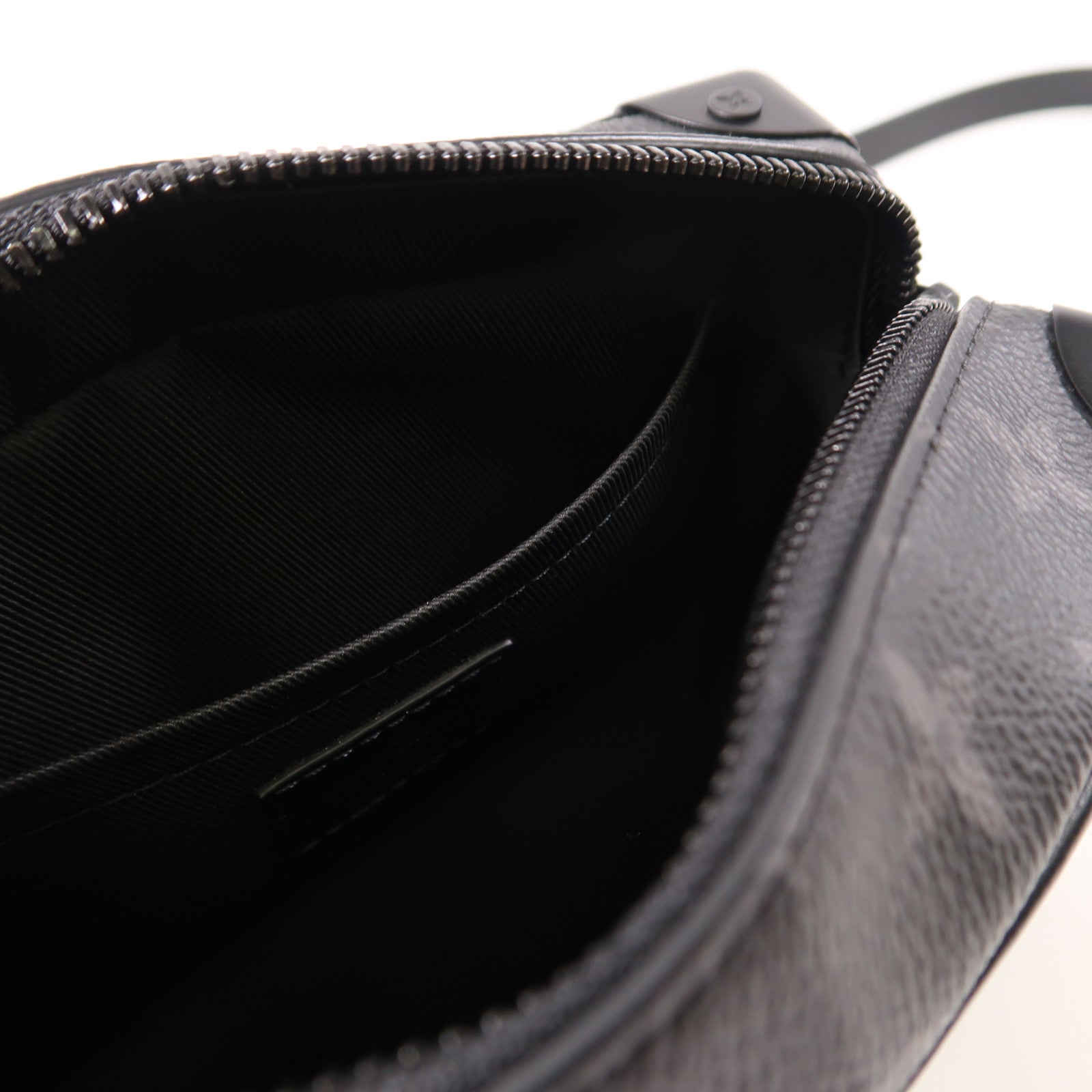 LOUIS VUITTON Monogram Eclipse Mini Soft Trunk肩背袋
