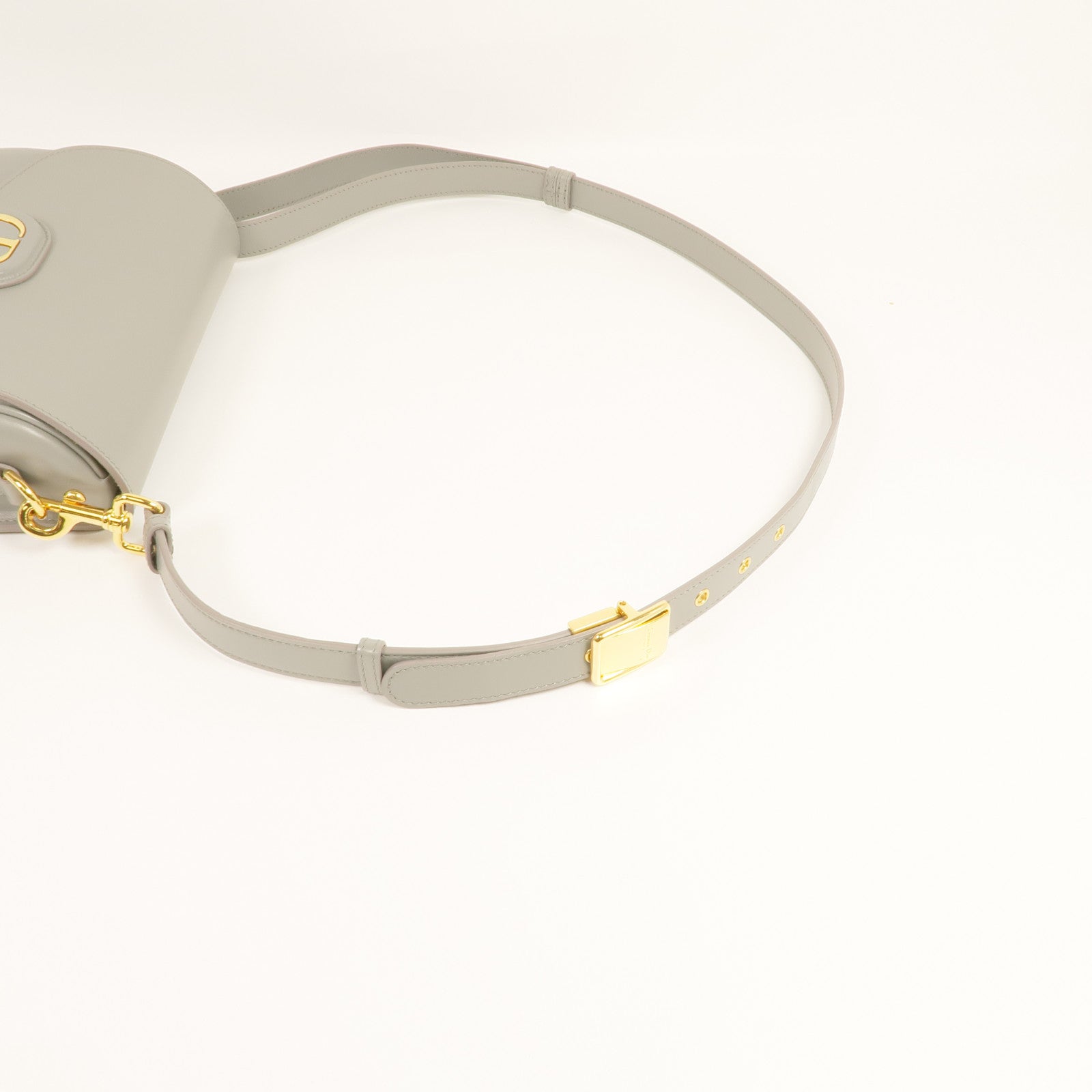 Dior 牛皮皮革Bobby Bag金扣肩背袋