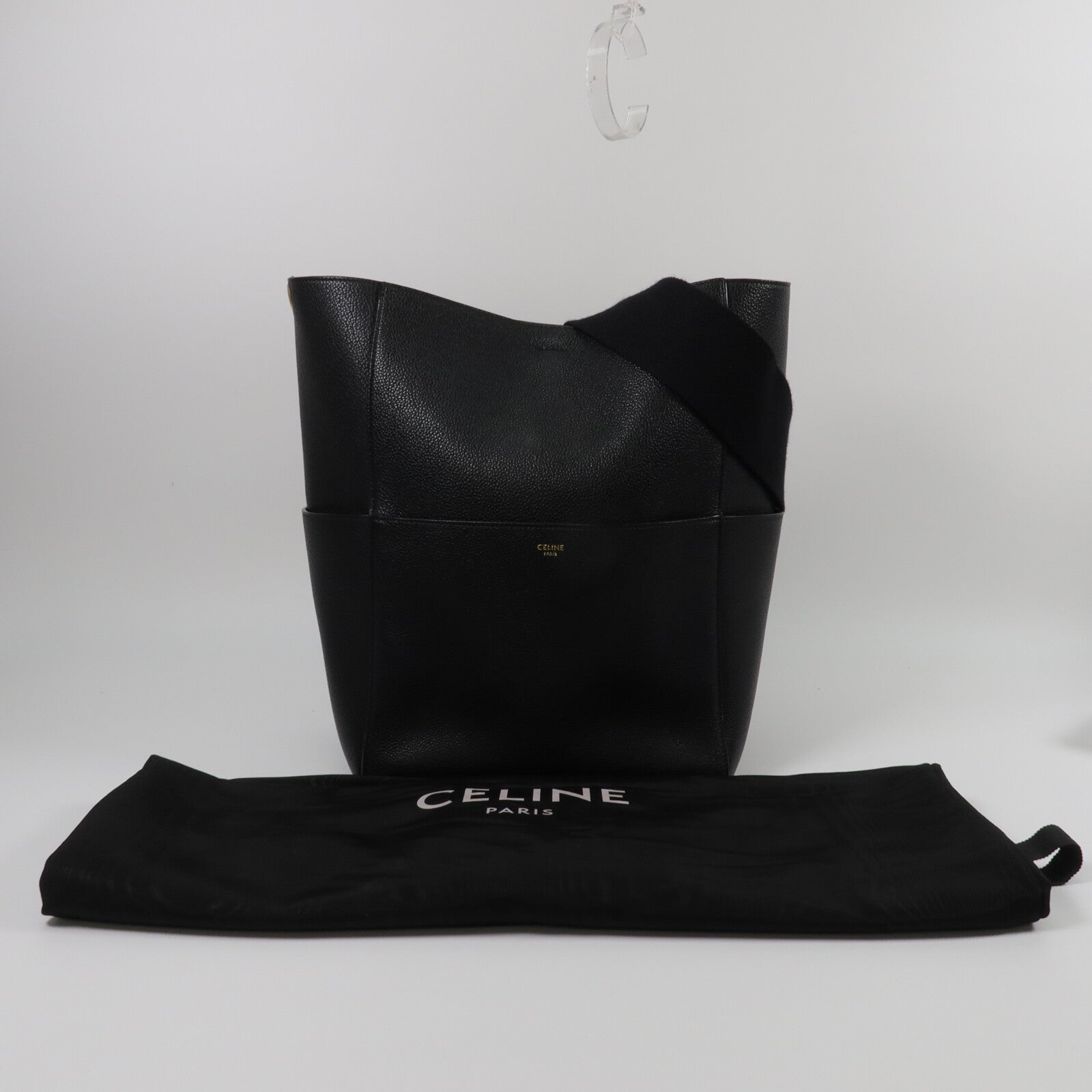 CELINE 牛皮皮革Sangle Bucket Medium肩背袋