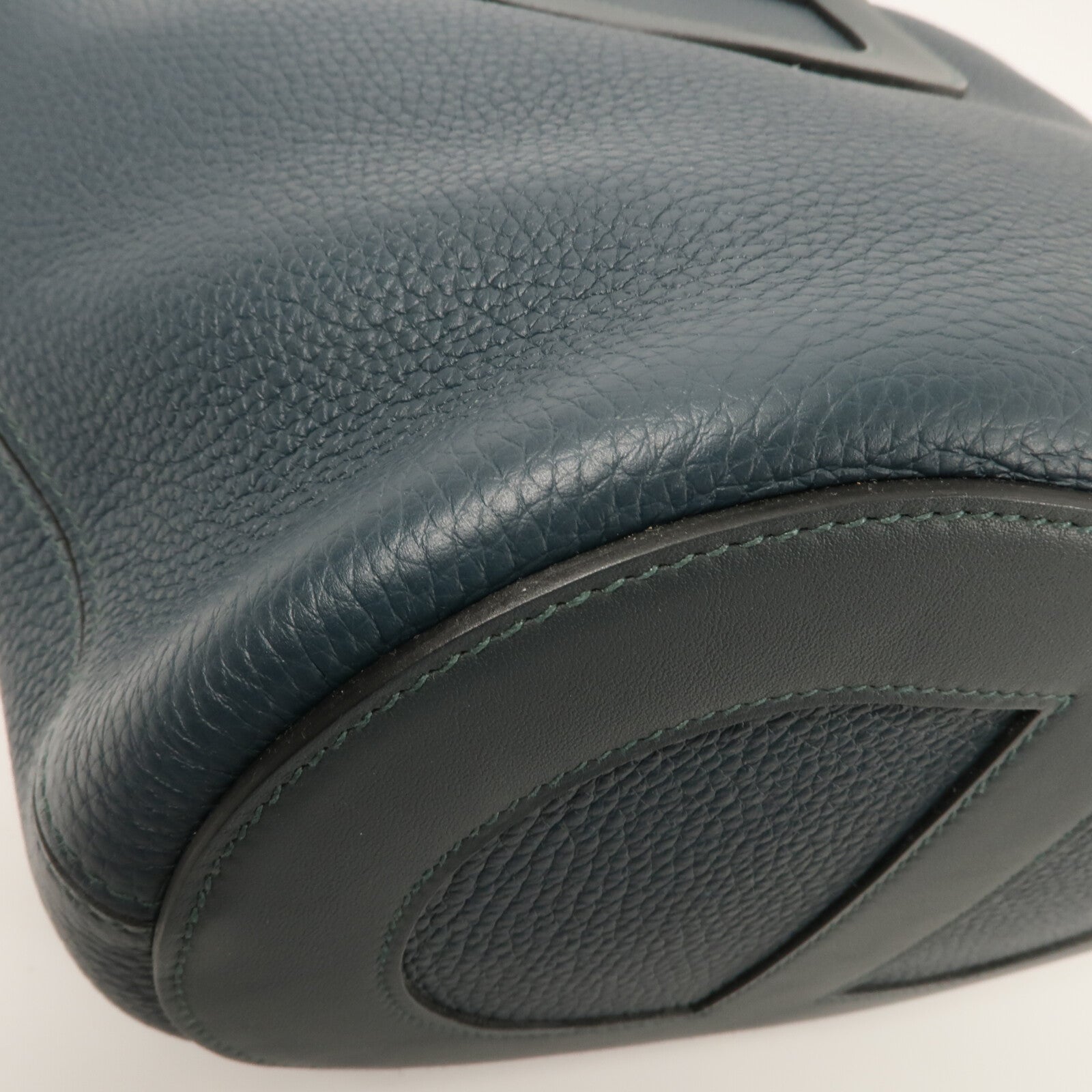 HERMES Clemence皮革In The Loop 23手挽袋Vert Cypres