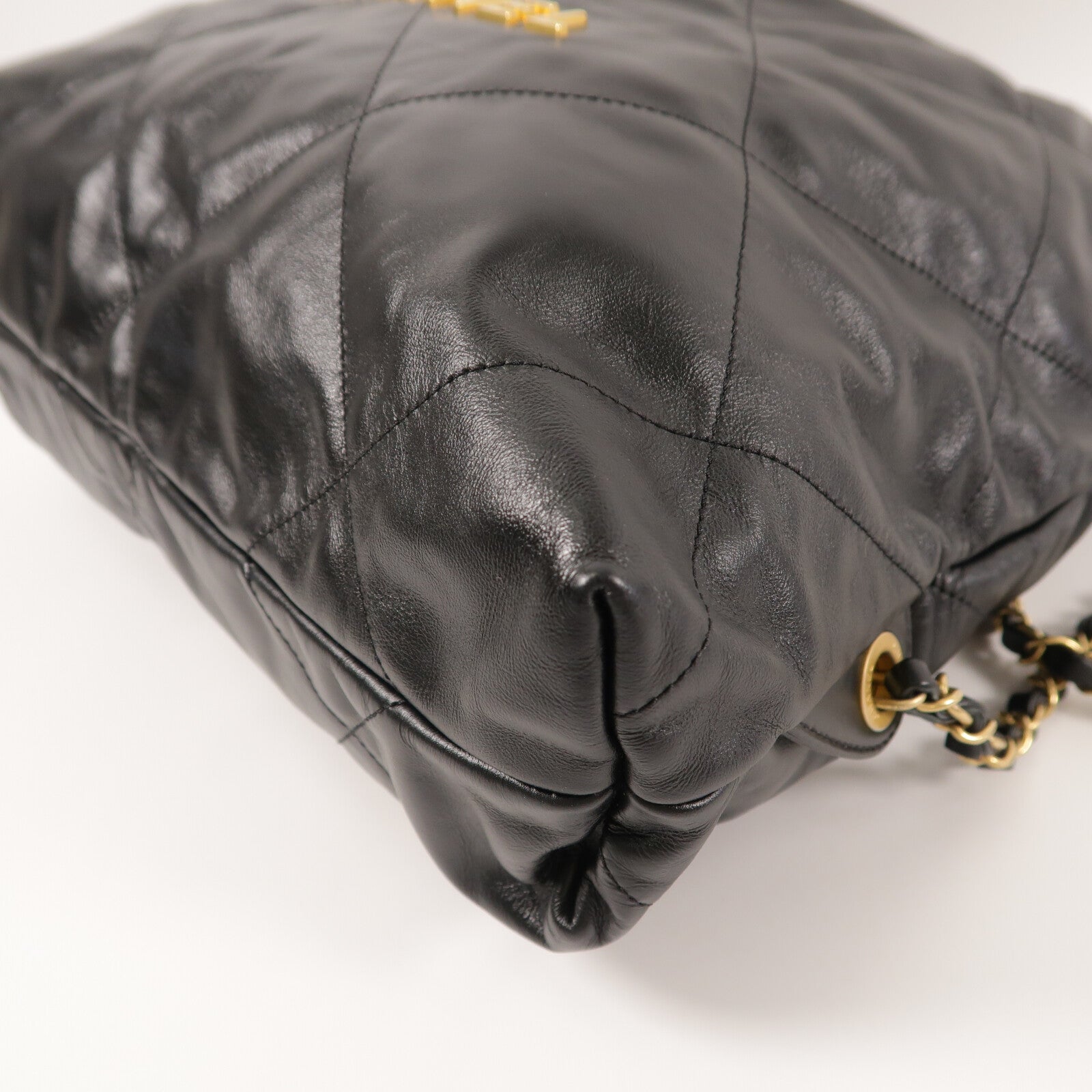 CHANEL 牛皮皮革Chanel 22 Backpack鏈帶背包