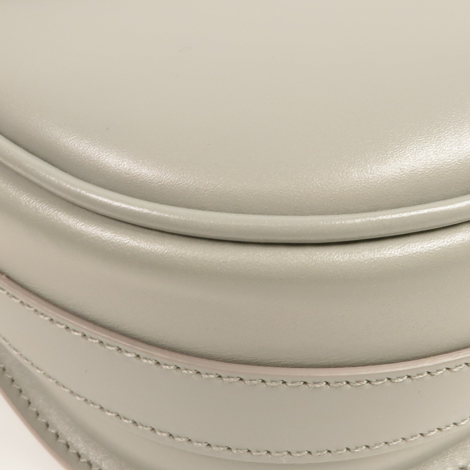 Dior 牛皮皮革Bobby Bag金扣肩背袋