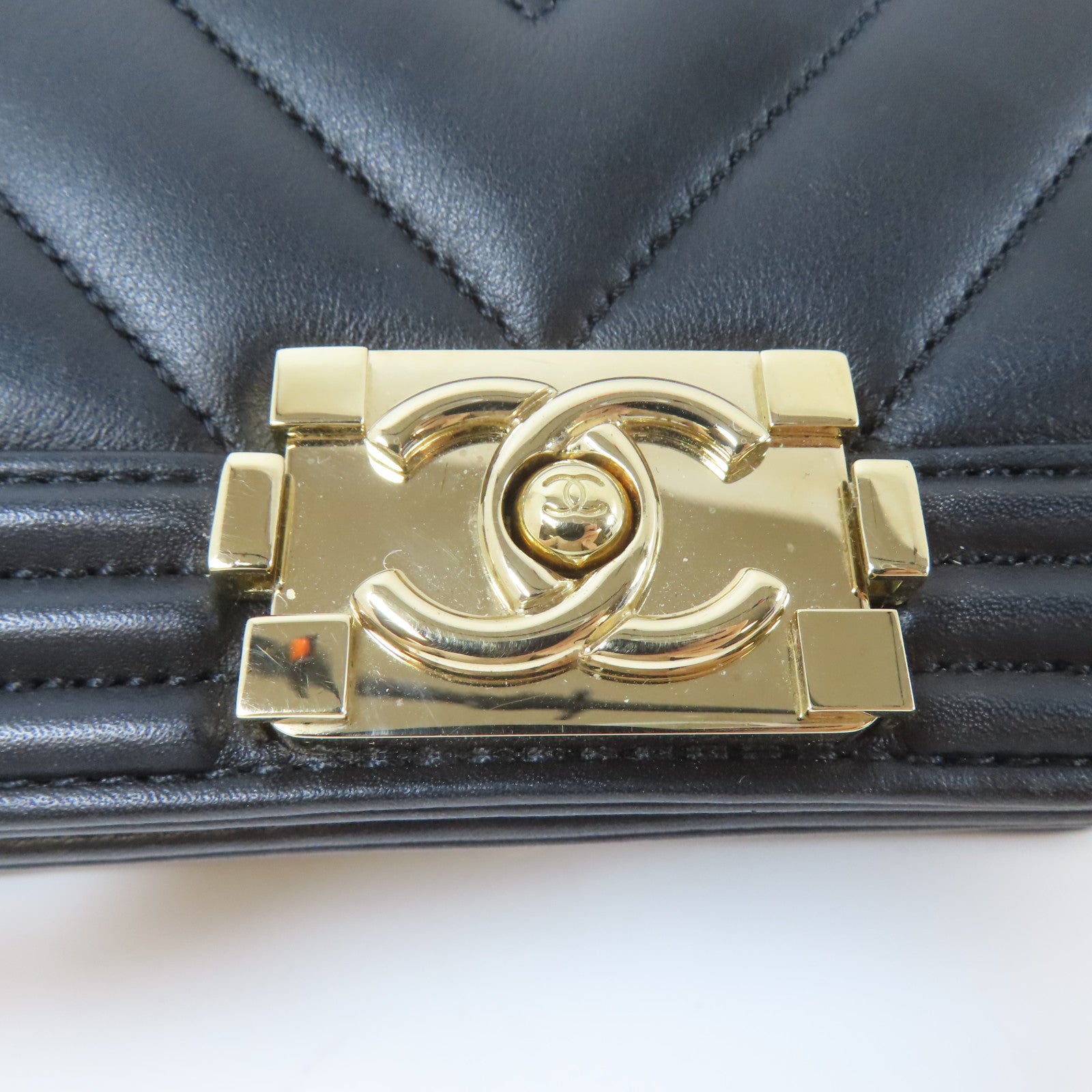 CHANEL 斜紋羊皮皮革Leboy Mini金扣鏈帶肩背袋黑色