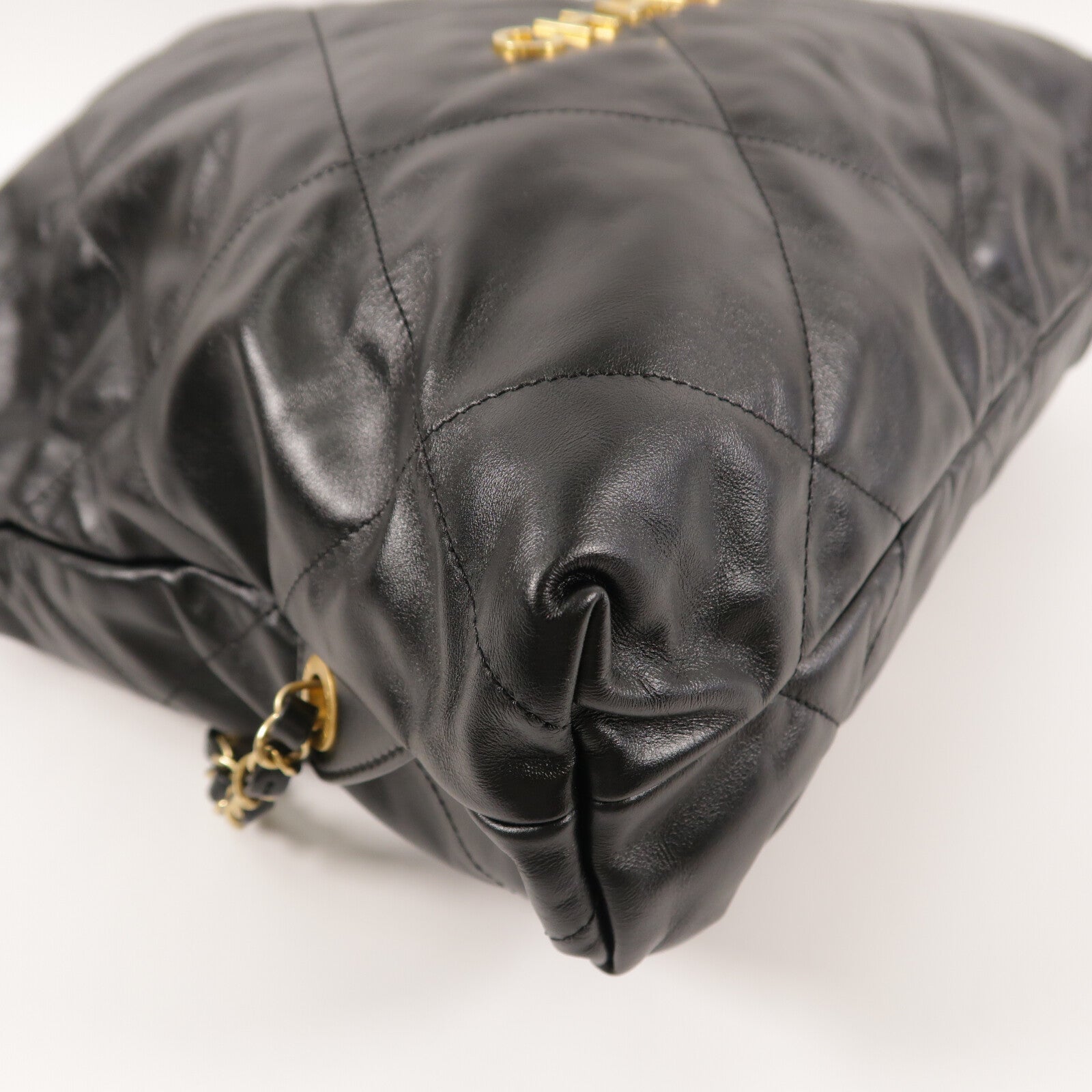 CHANEL 牛皮皮革Chanel 22 Backpack鏈帶背包