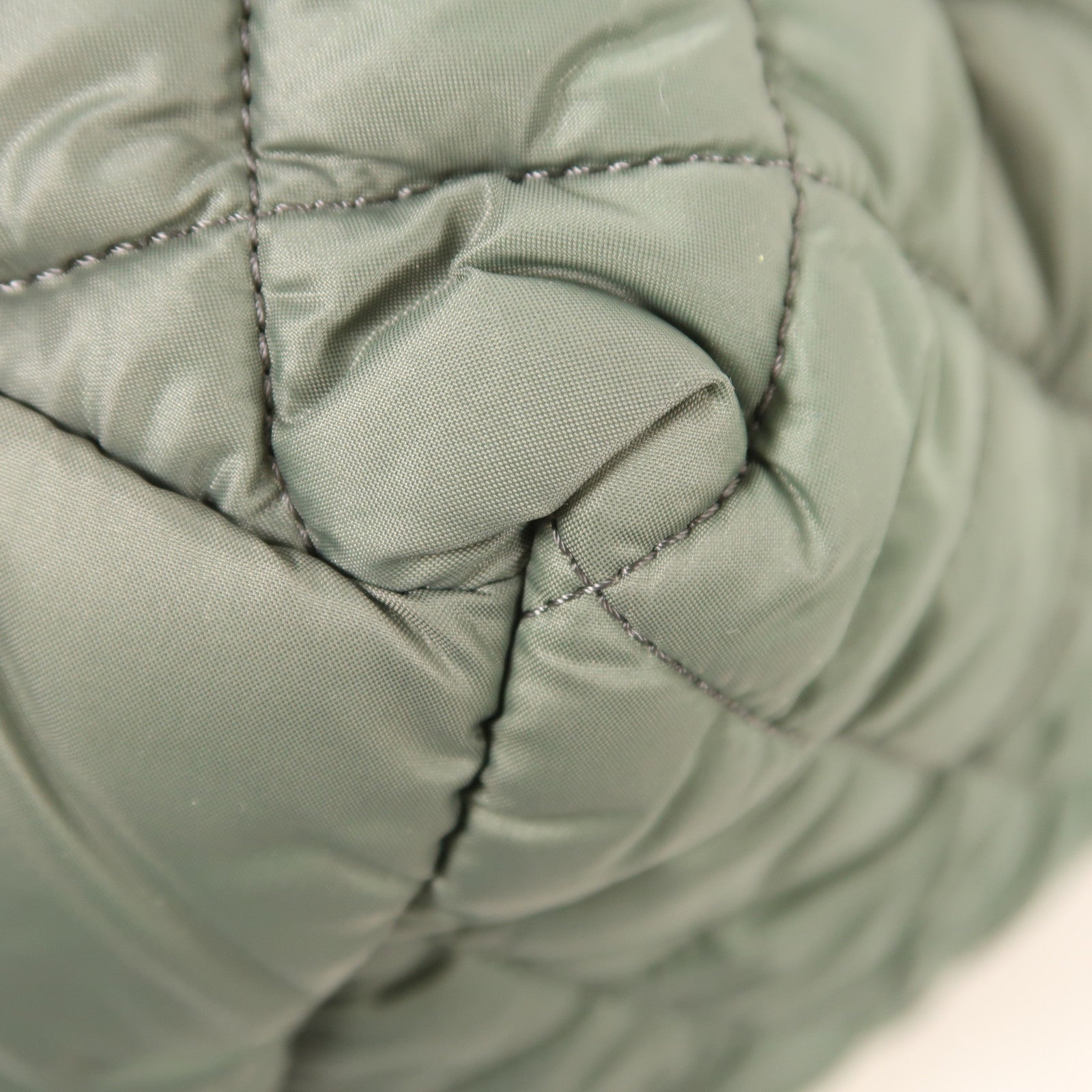 CHANEL 尼龍Coco Cocoon銀扣肩背袋