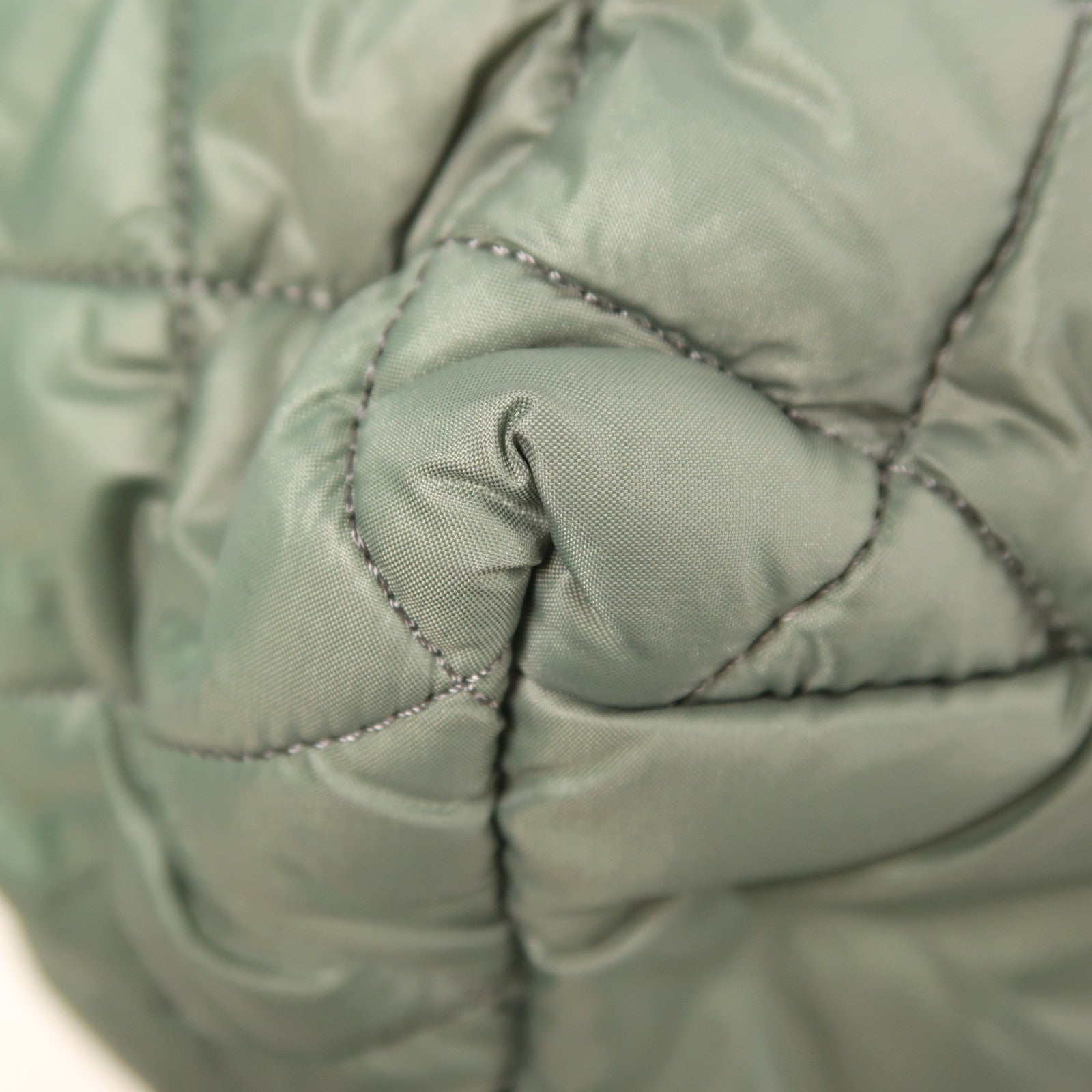 CHANEL 尼龍Coco Cocoon銀扣肩背袋