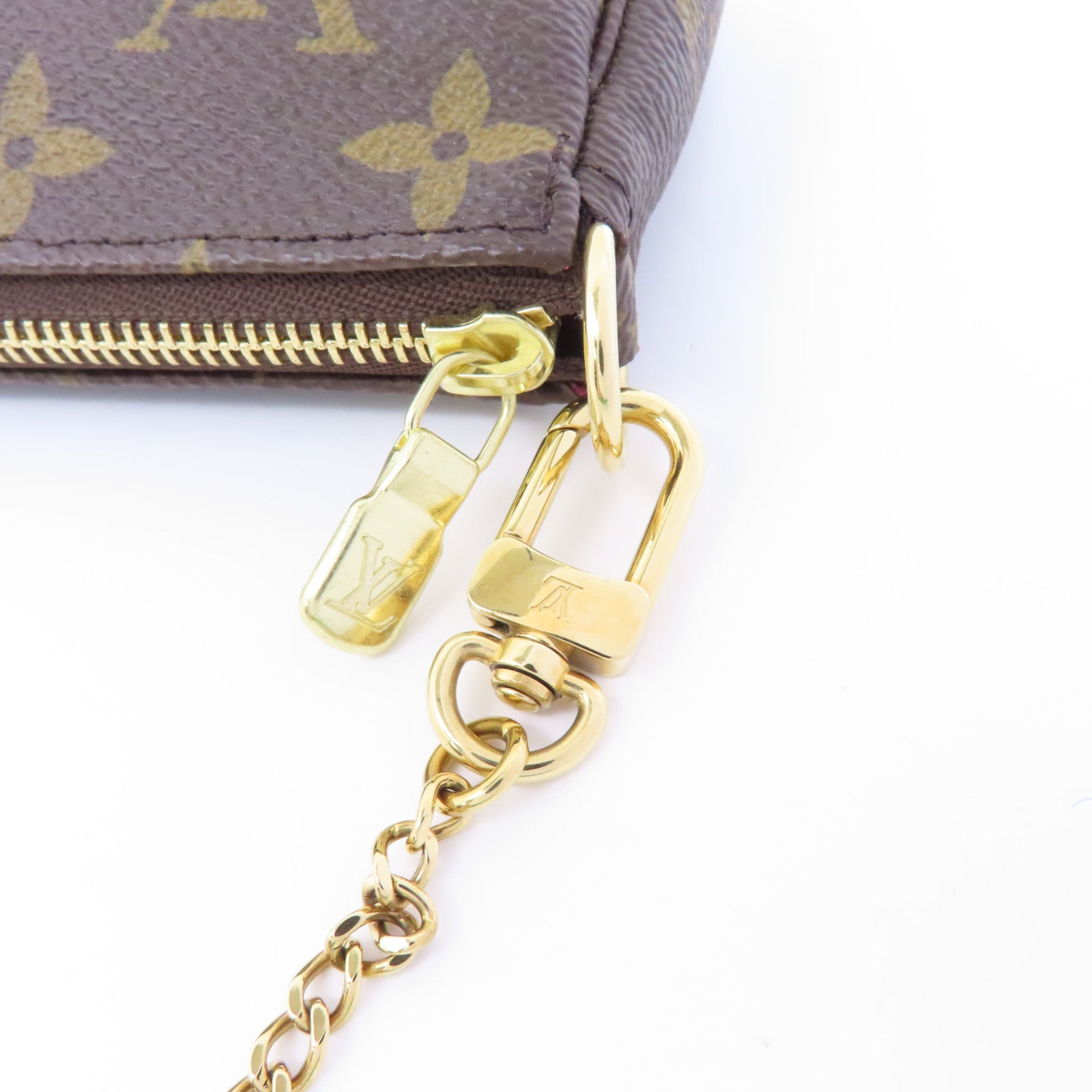 LOUIS VUITTON Monogram Pochette Accessories金扣手挽袋棕色