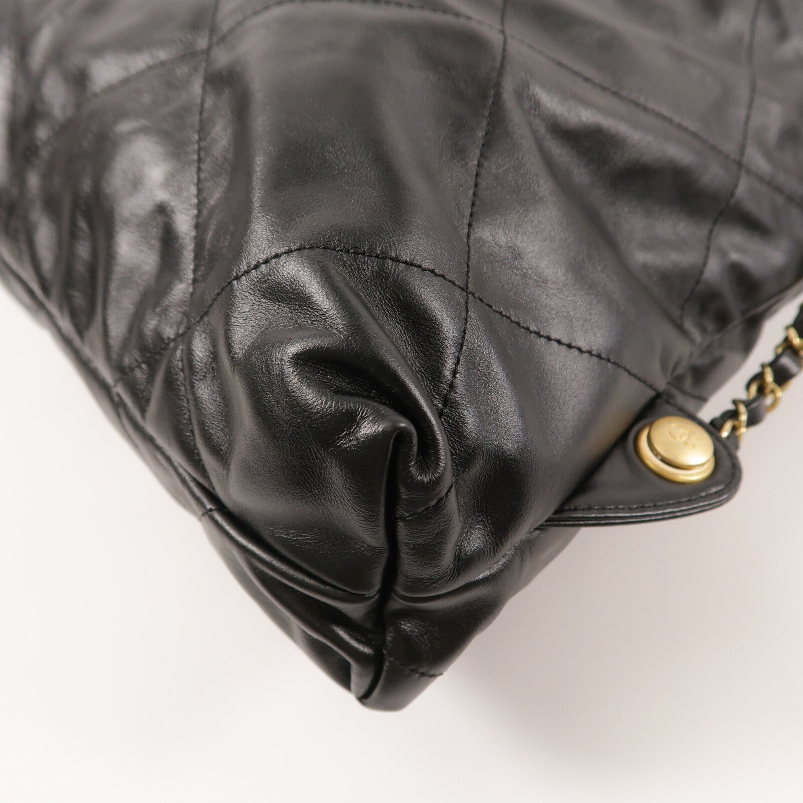 CHANEL 牛皮皮革Chanel 22 Backpack鏈帶背包