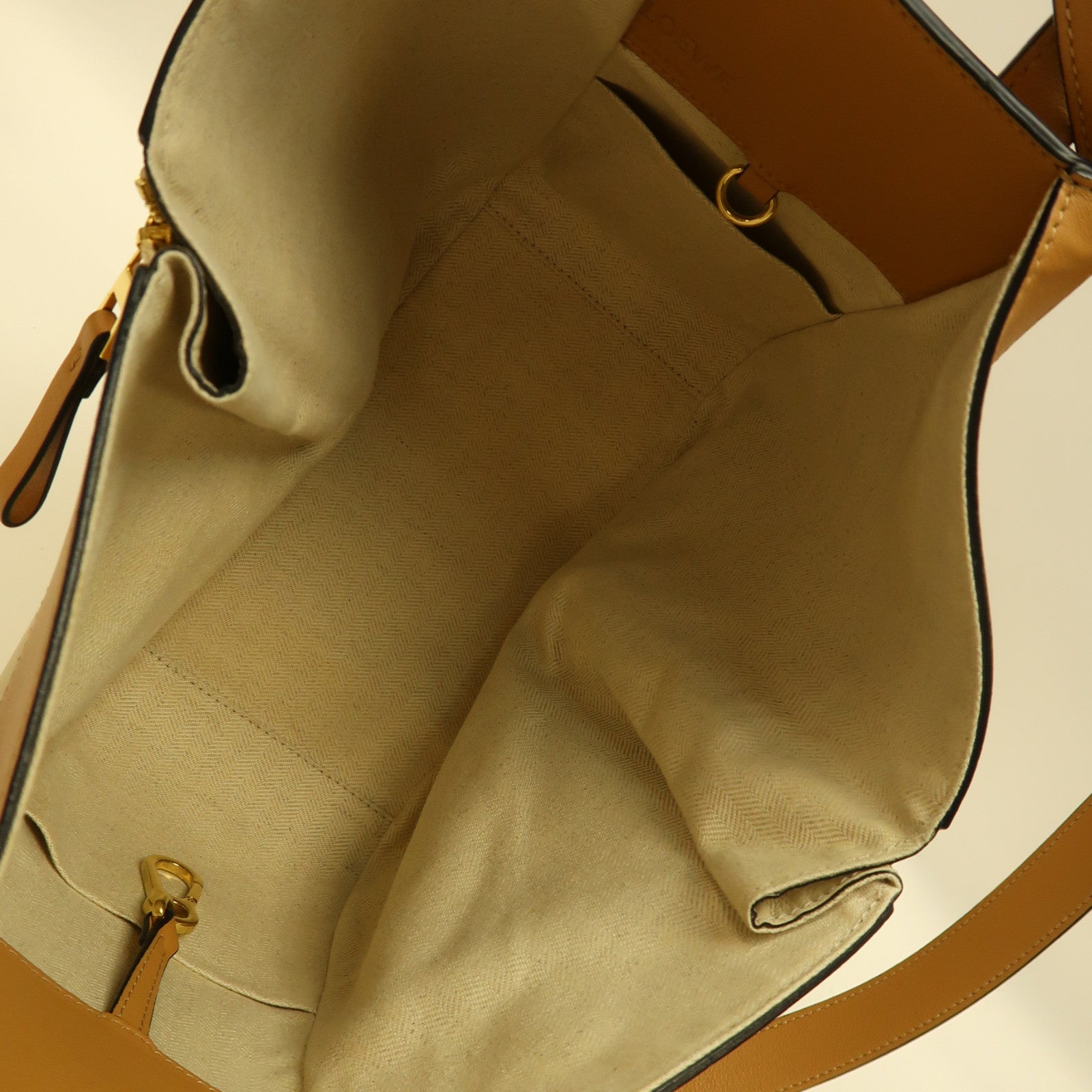 LOEWE 牛皮皮革Hammock Small Bagl金扣手挽肩背兩用袋米色/啡色