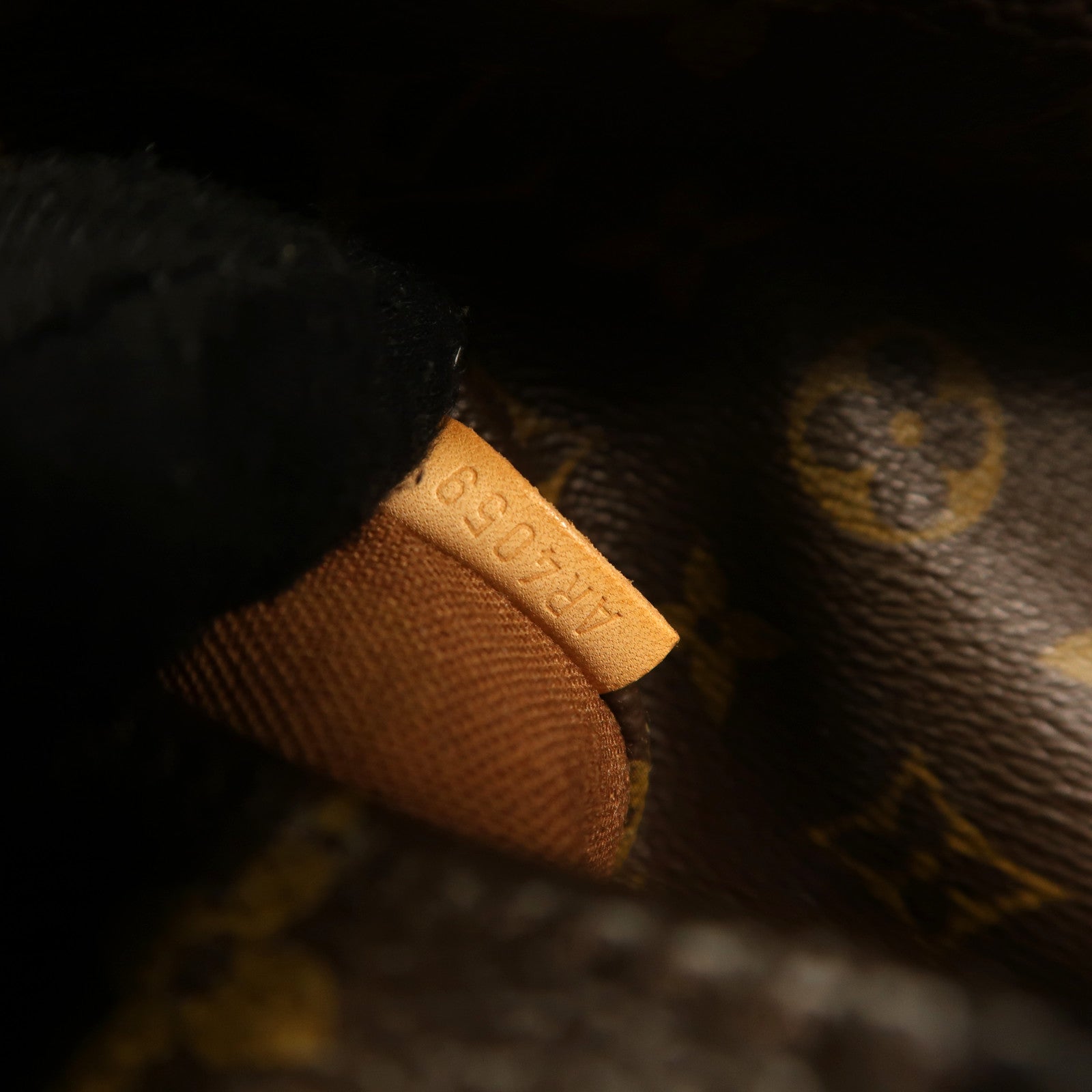 LOUIS VUITTON Monogram Totally MM金扣肩背袋棕色