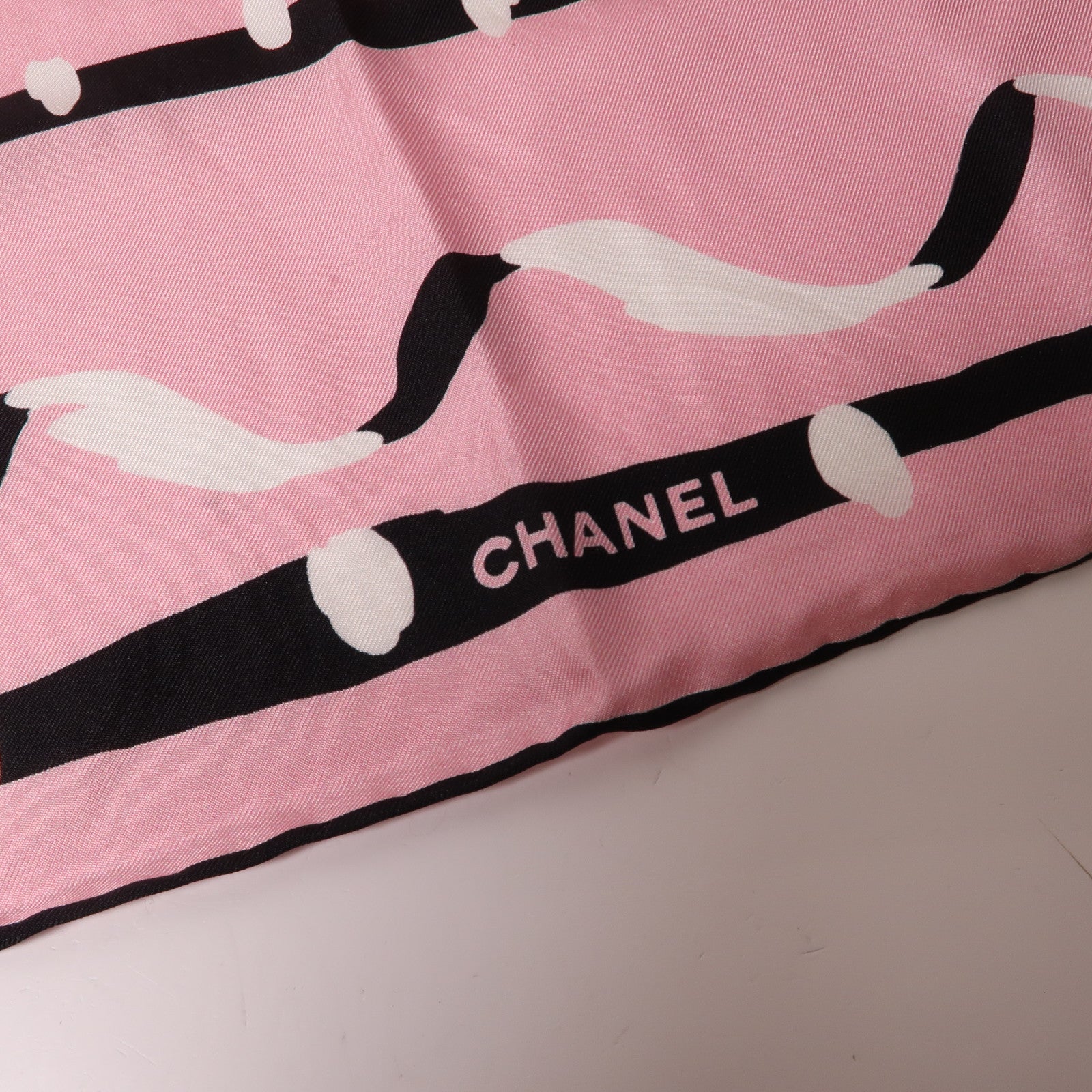 CHANEL 絲質Scarf絲巾粉紅色/黑色/白色