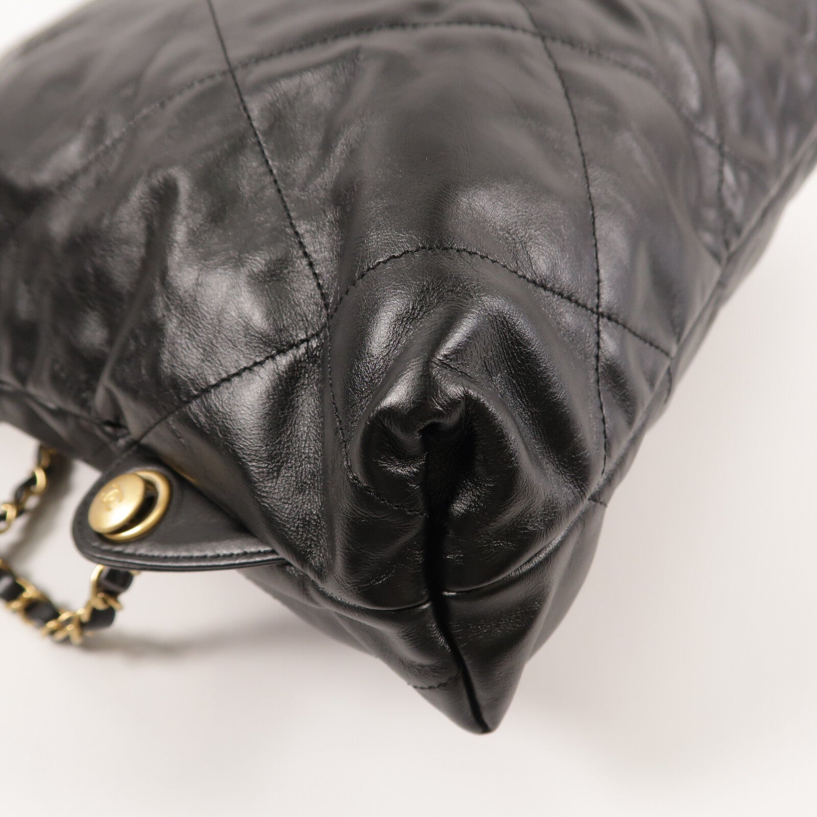 CHANEL 牛皮皮革Chanel 22 Backpack鏈帶背包