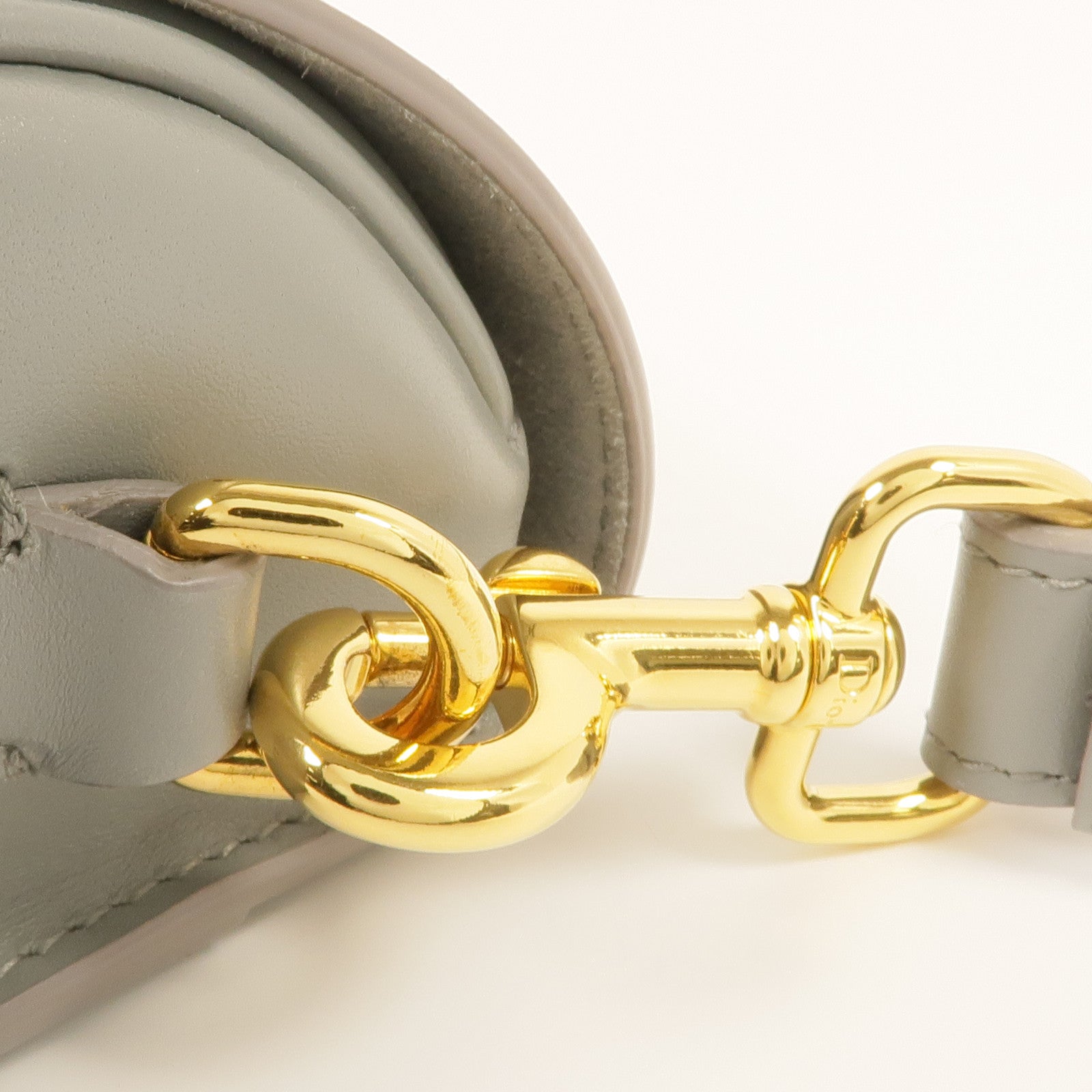 Dior 牛皮皮革Bobby Bag金扣肩背袋