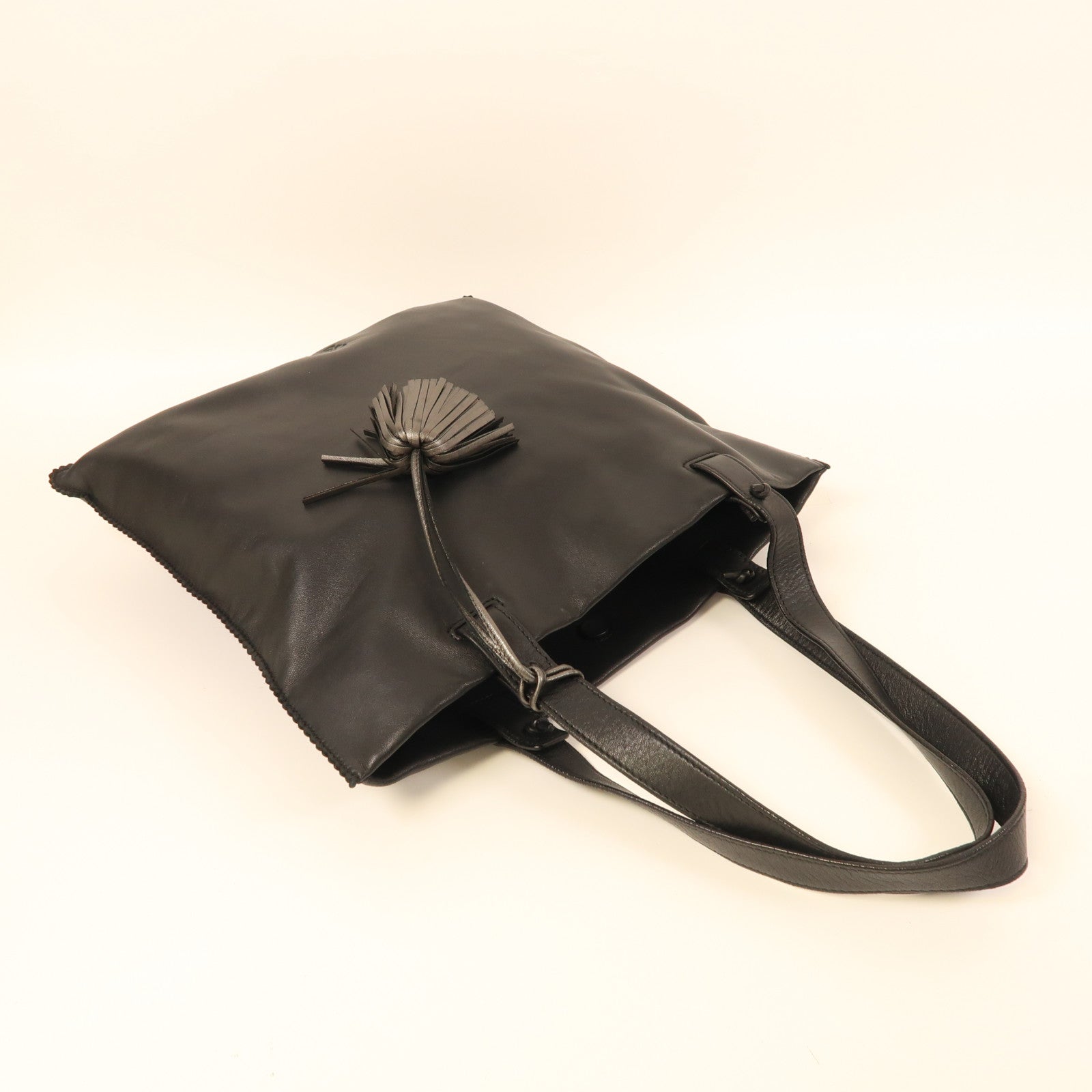 LOEWE 羊皮皮革Tote Bag金扣肩背袋黑色