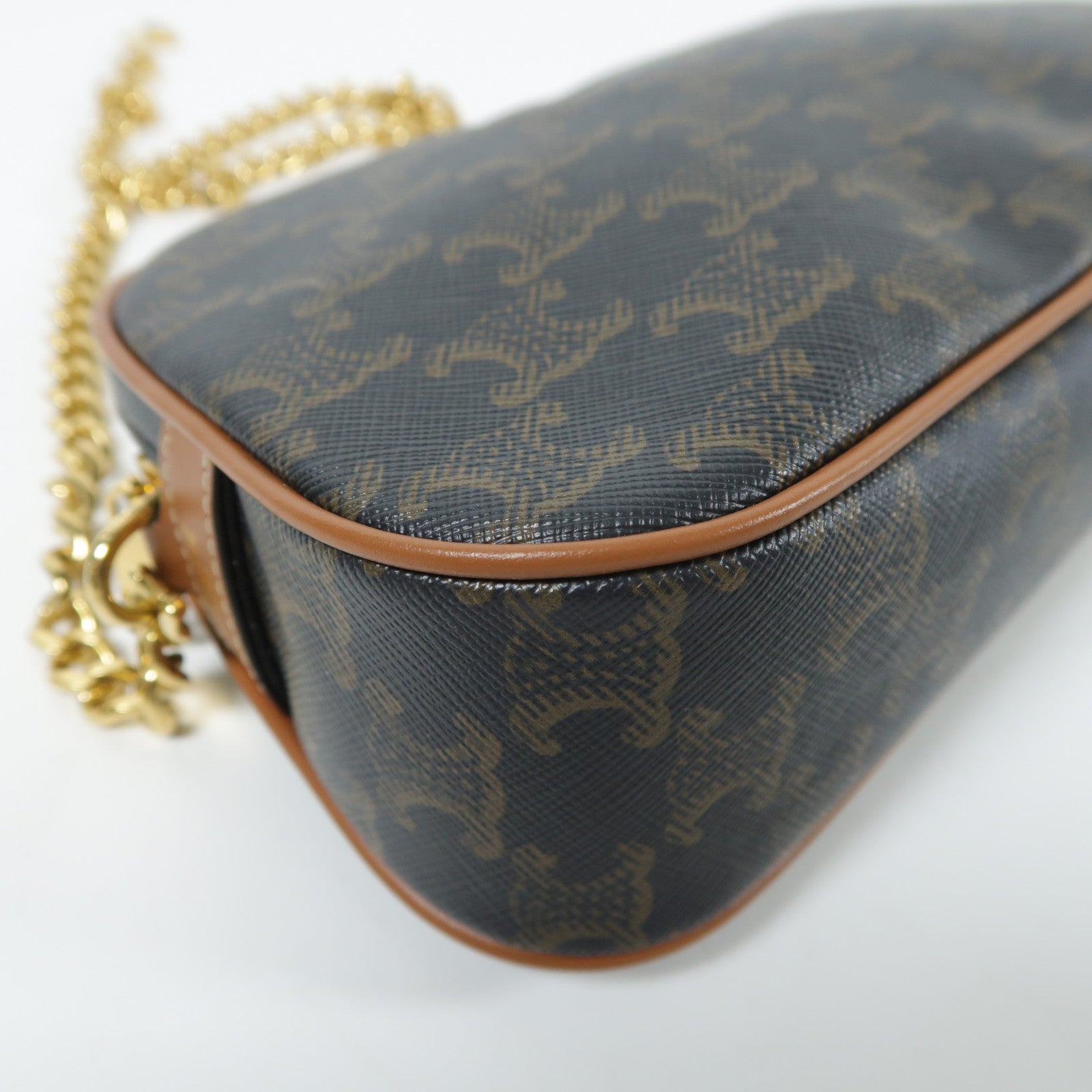 CELINE 塗層帆布Triomphe Shoulder金扣鏈帶肩背袋