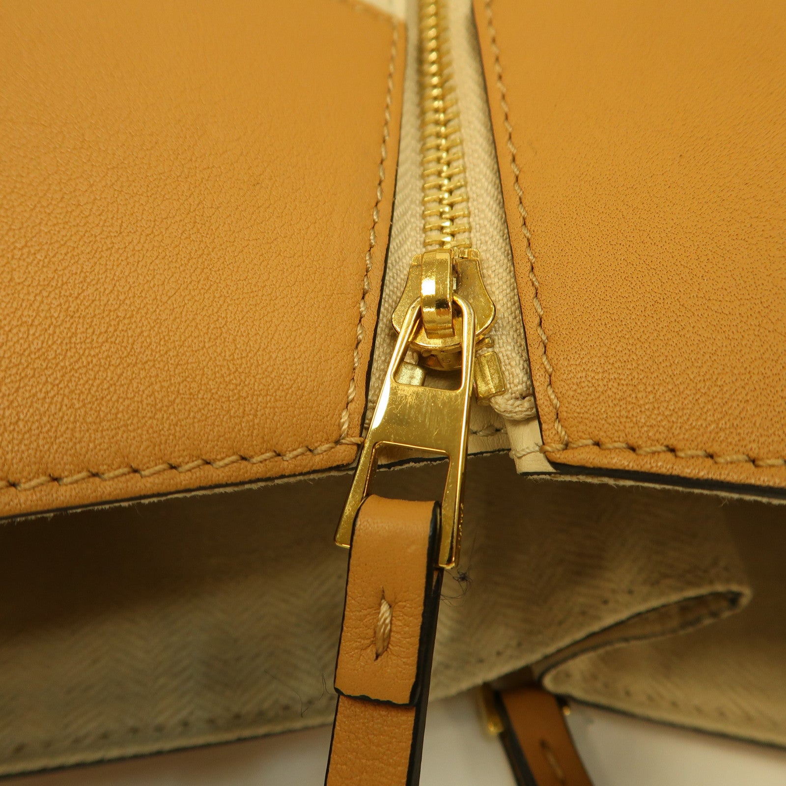 LOEWE 牛皮皮革Hammock Small Bagl金扣手挽肩背兩用袋米色/啡色