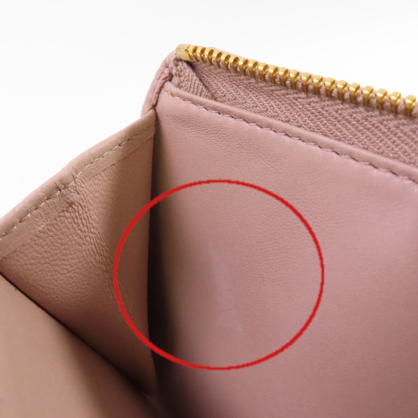 Miu Miu 羊皮皮革Middle Wallet金扣短錢包粉紅色
