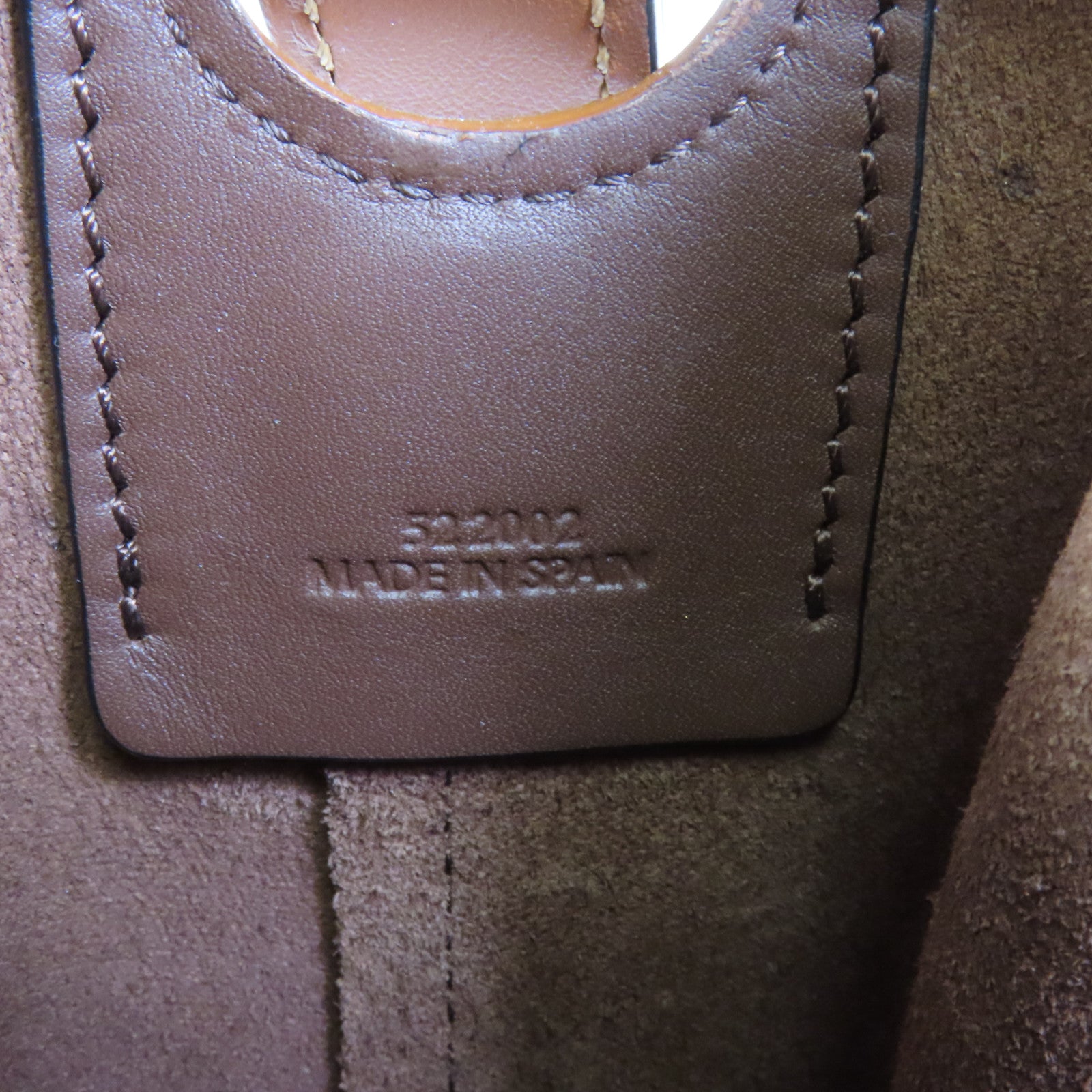 LOEWE 牛皮皮革Balloon Bag金扣肩背袋
