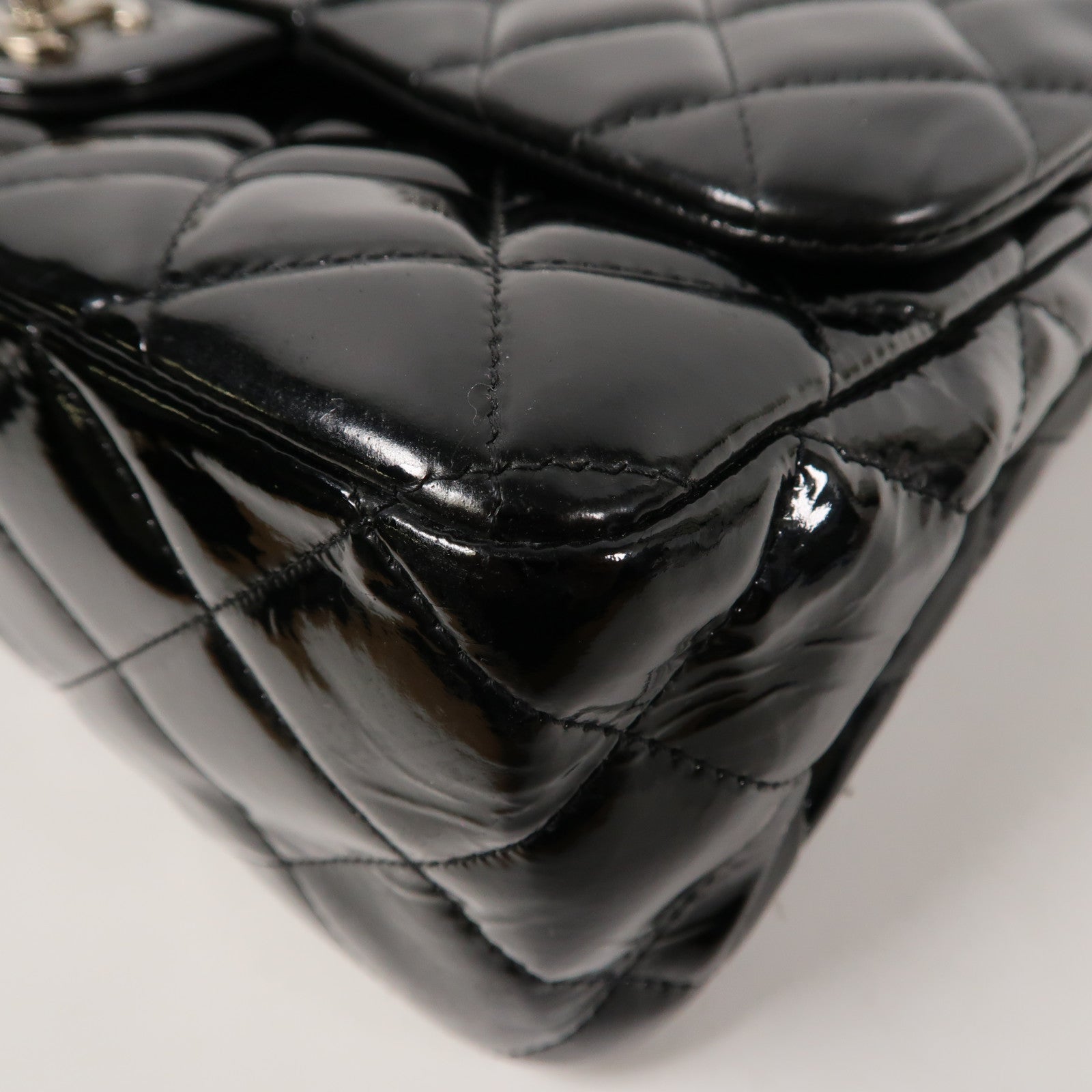 CHANEL 【激減優惠】菱格漆皮皮革Chain Shoulder銀扣鏈帶肩背袋黑色