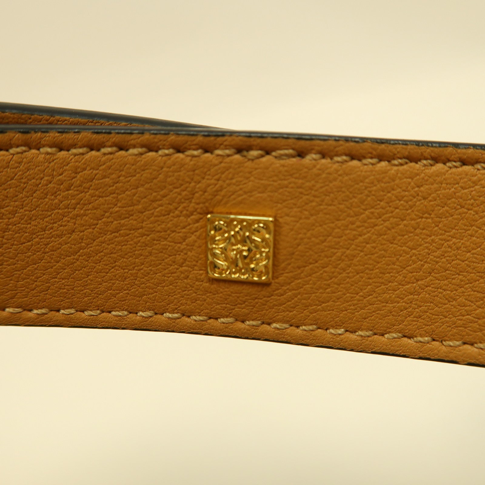 LOEWE 牛皮皮革Hammock Small Bagl金扣手挽肩背兩用袋米色/啡色