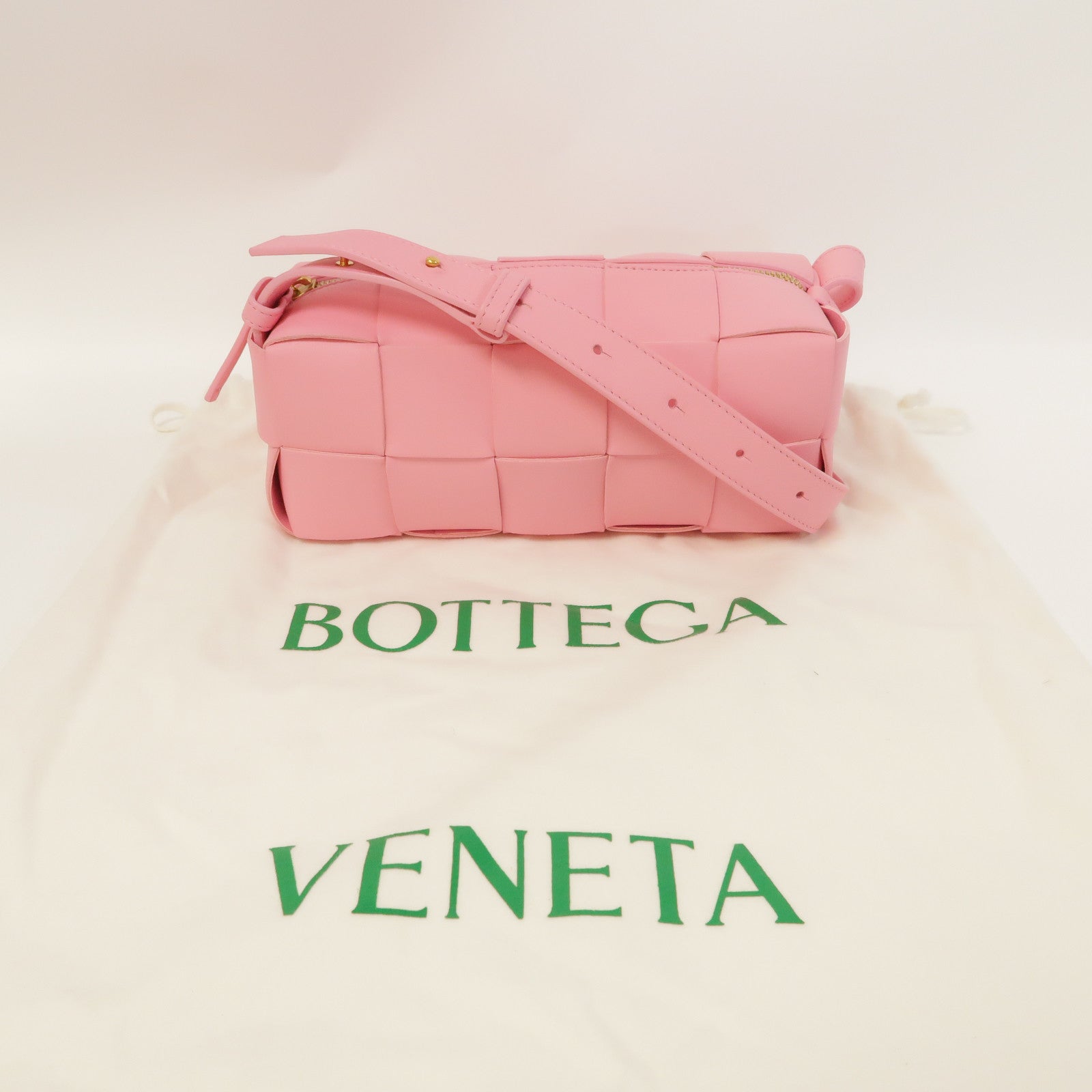 BOTTEGA VENETA 牛皮皮革Small Brick Cassette金扣肩背袋粉紅色