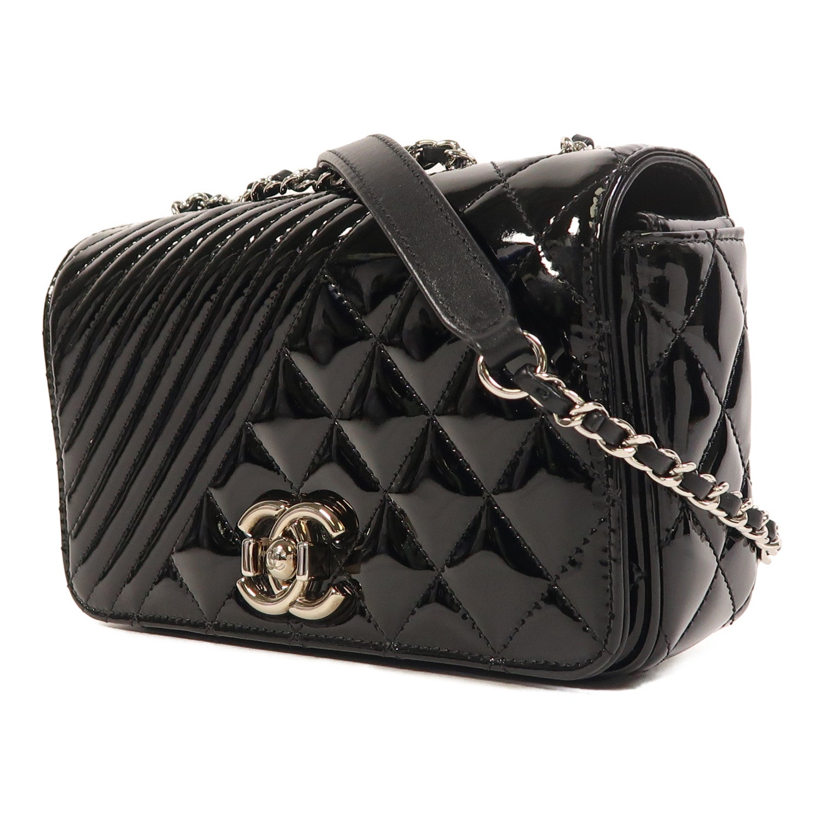 CHANEL 漆皮皮革Coco Boy Flap Bag銀扣鏈帶肩背袋