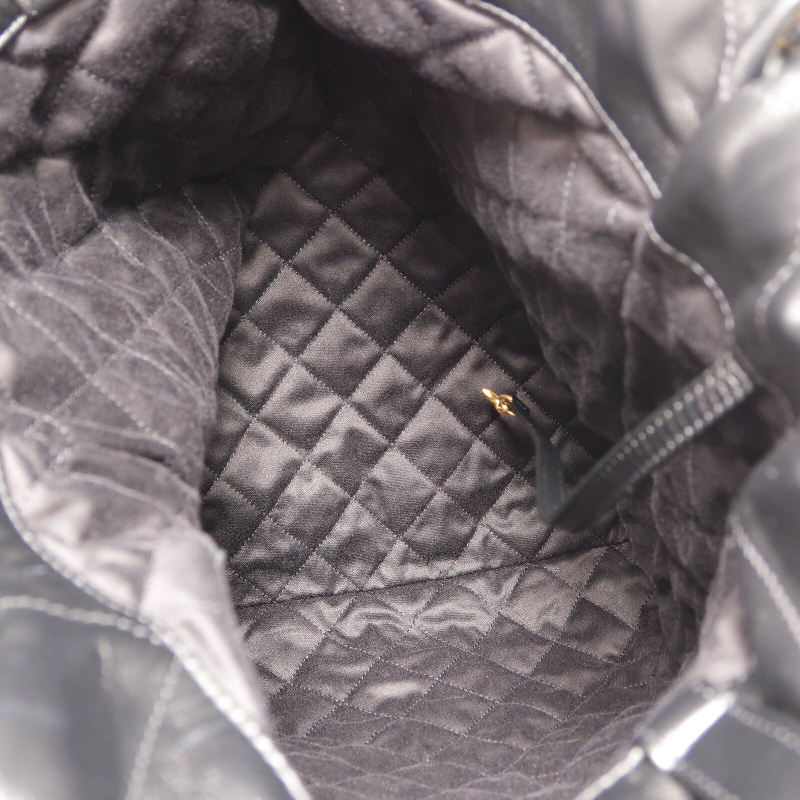 CHANEL 牛皮皮革Chanel 22 Backpack鏈帶背包