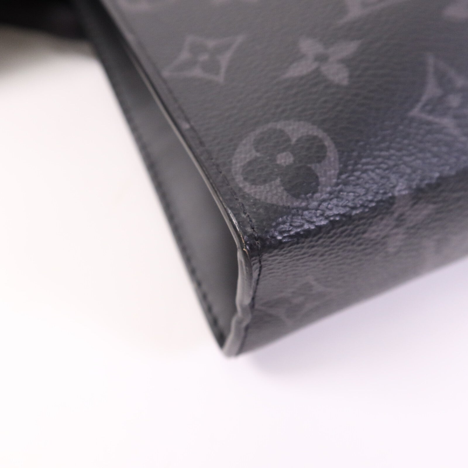 LOUIS VUITTON Monogram Eclipse Pochette Voyage MM銀扣手拿包