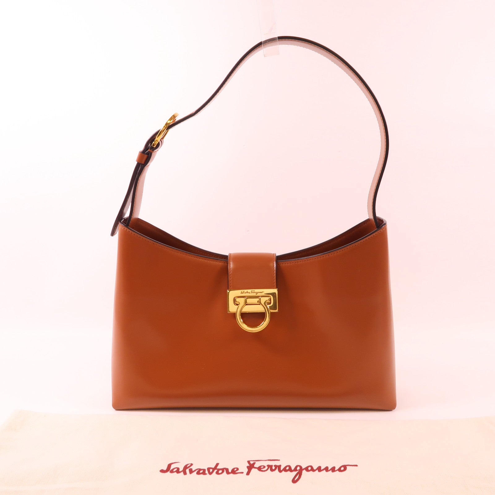 Salvatore Ferragamo 牛皮皮革Shoulder Bag金扣肩背袋