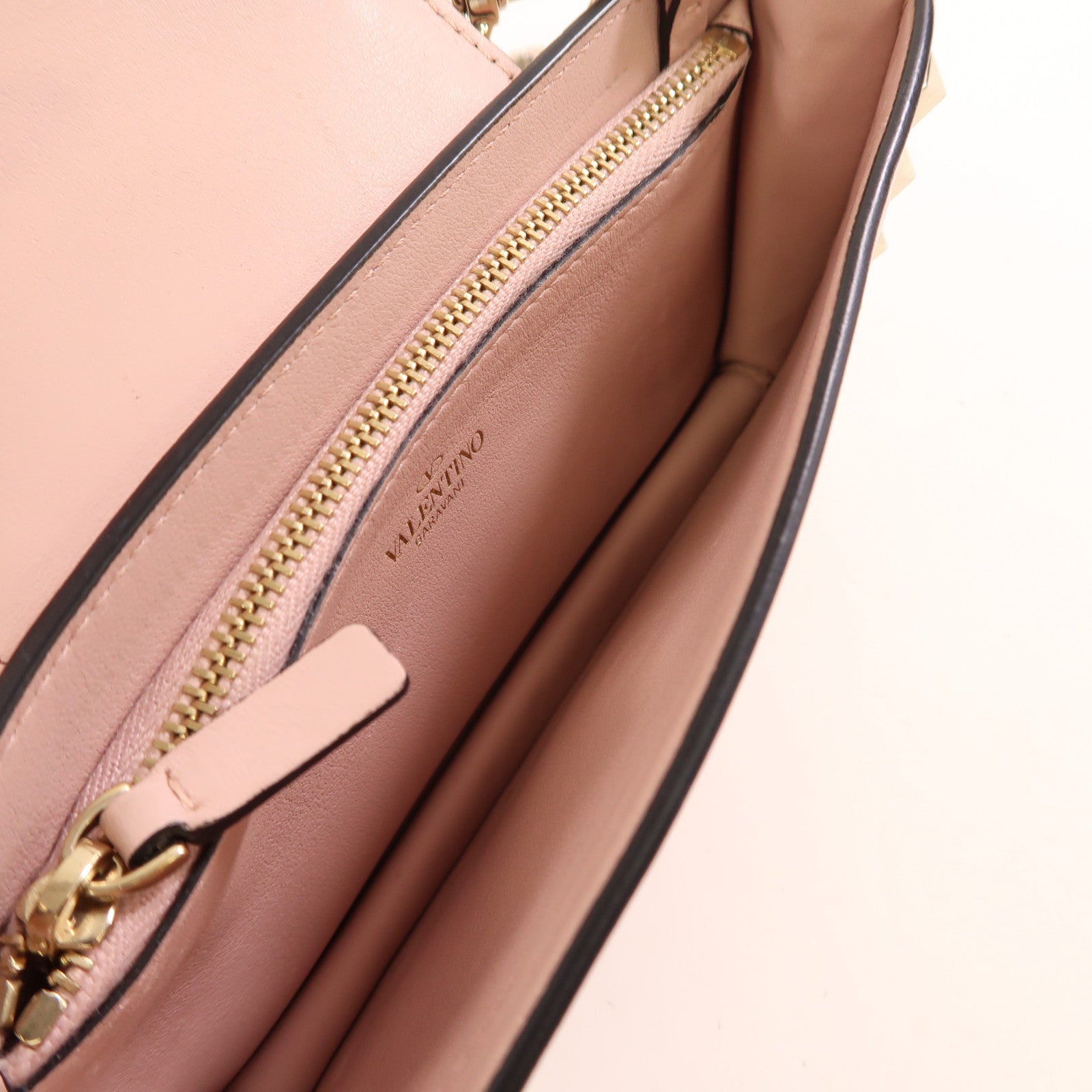 Valentino 牛皮皮革Chain Shoulder金扣手拿包
