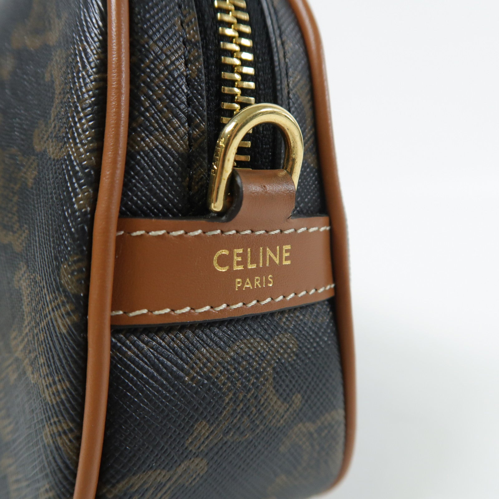 CELINE 塗層帆布Triomphe Shoulder金扣鏈帶肩背袋
