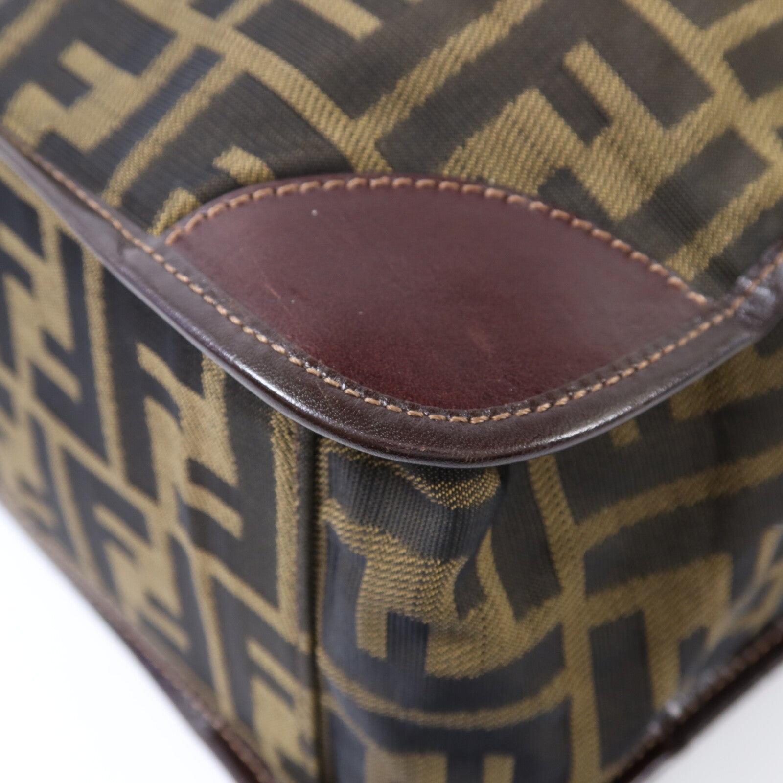 FENDI 帆布Hand Bag銀扣手挽袋