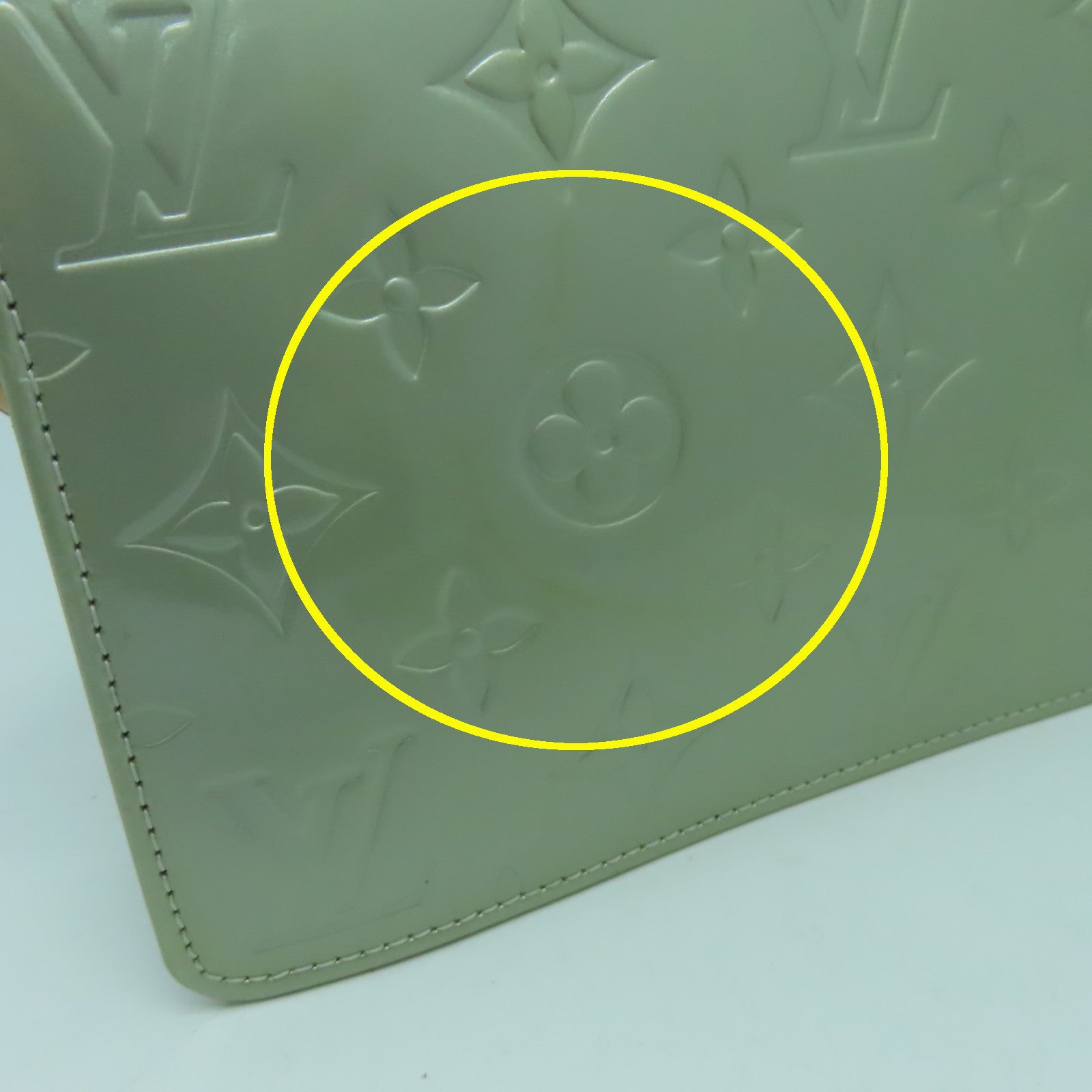 LOUIS VUITTON Vernis Lexington Pochette金扣手挽袋銀色