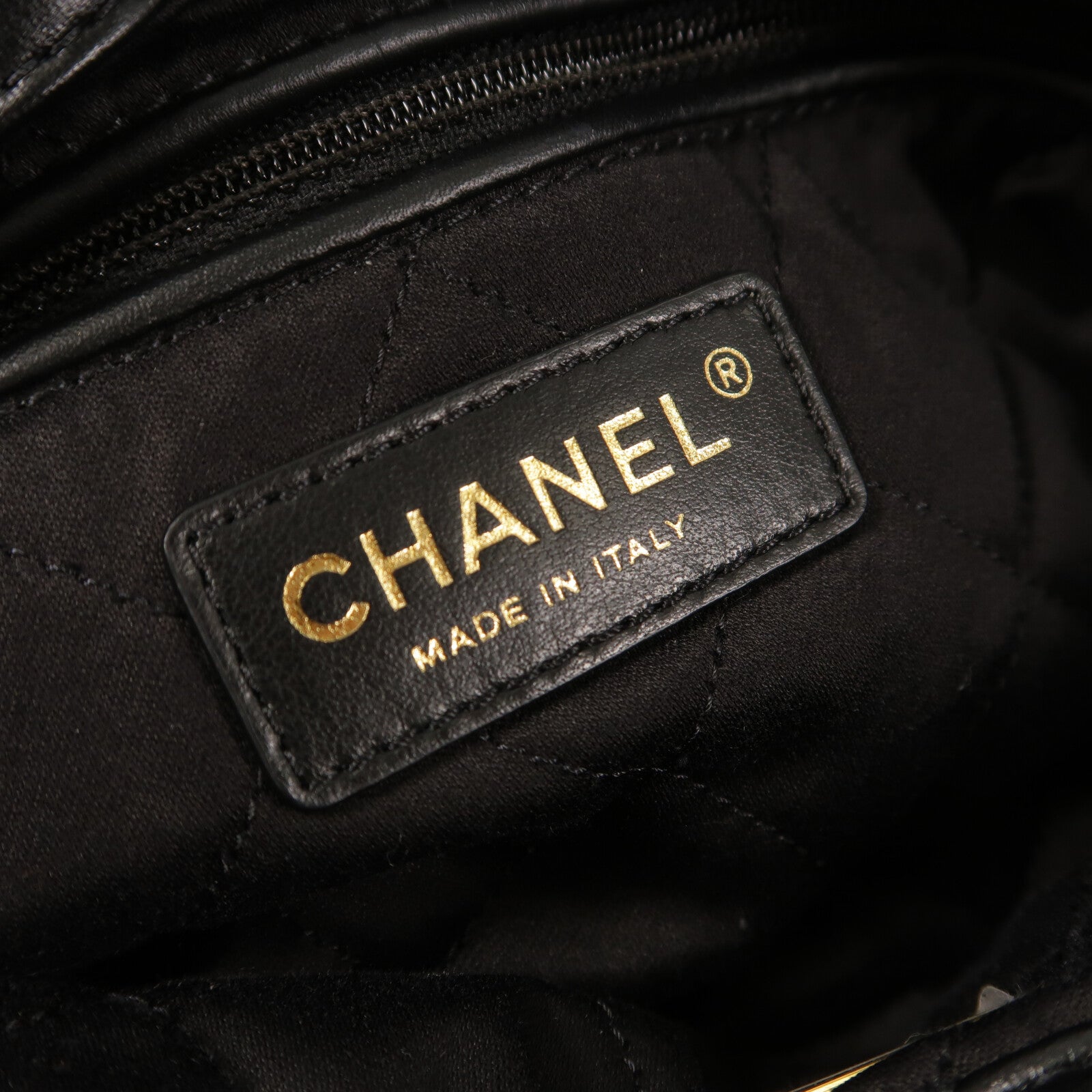 CHANEL 牛皮皮革Chanel 22 Backpack鏈帶背包