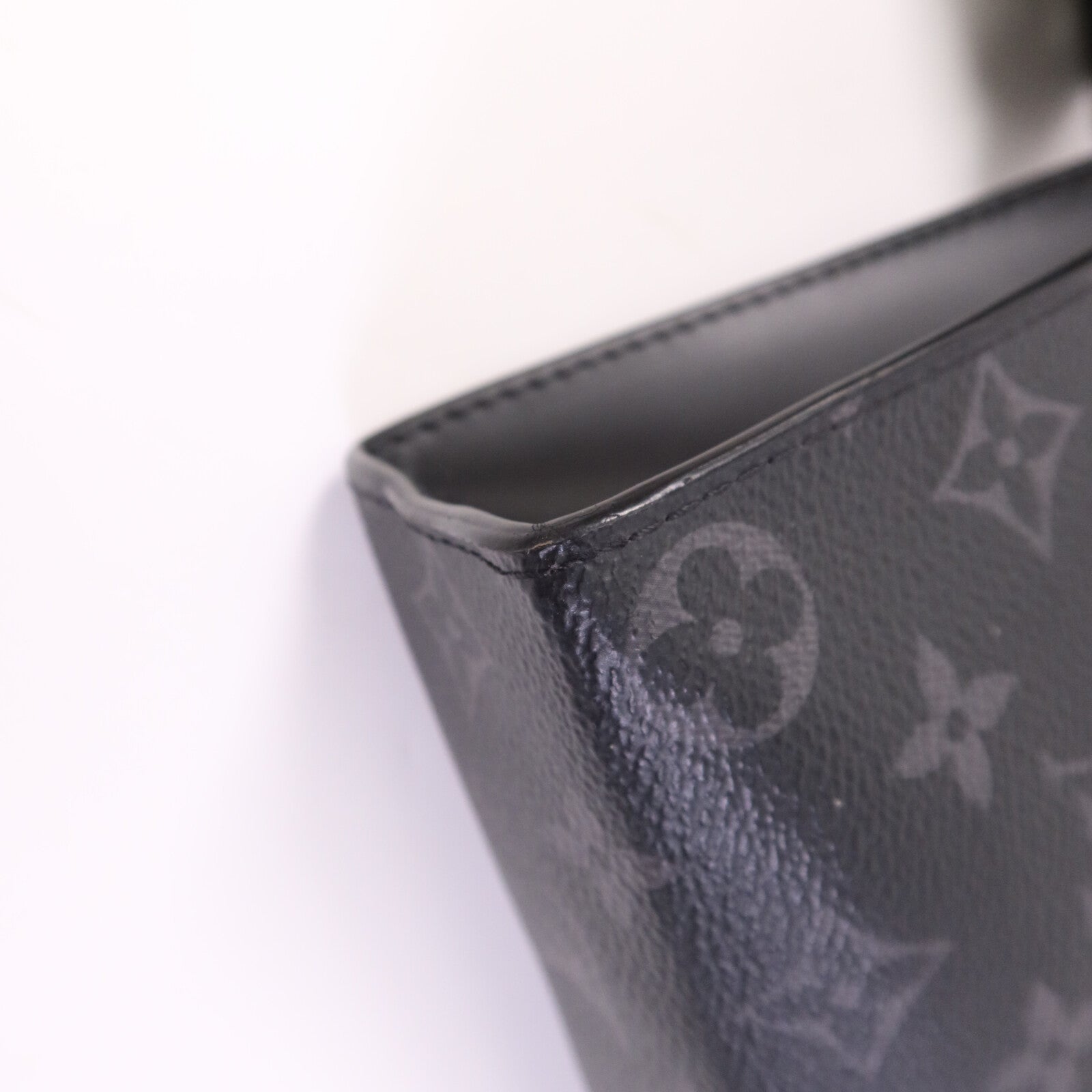 LOUIS VUITTON Monogram Eclipse Pochette Voyage MM銀扣手拿包
