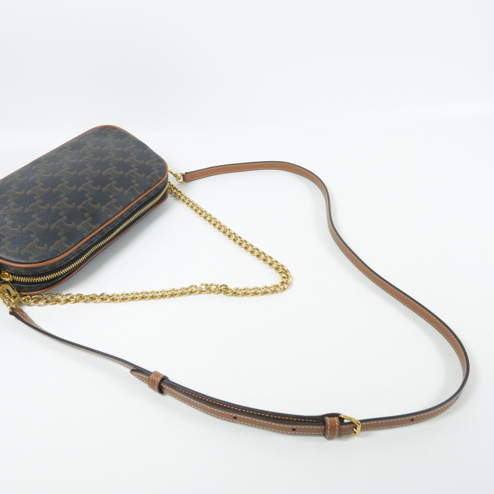 CELINE 塗層帆布Triomphe Shoulder金扣鏈帶肩背袋