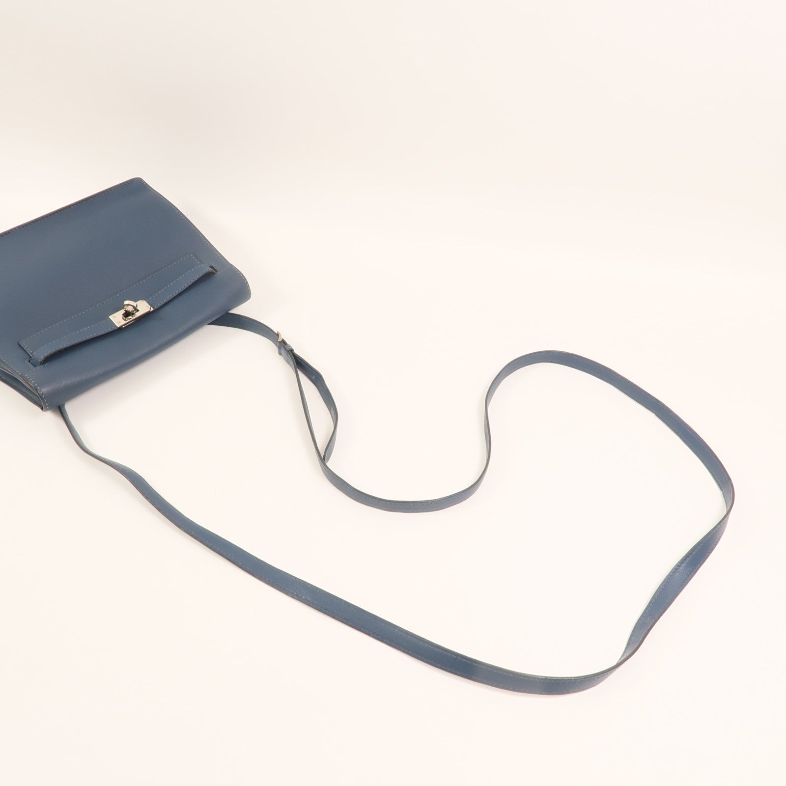 HERMES 【激減優惠】Evercolor皮革Kelly Dance銀扣肩背袋Deep Blue