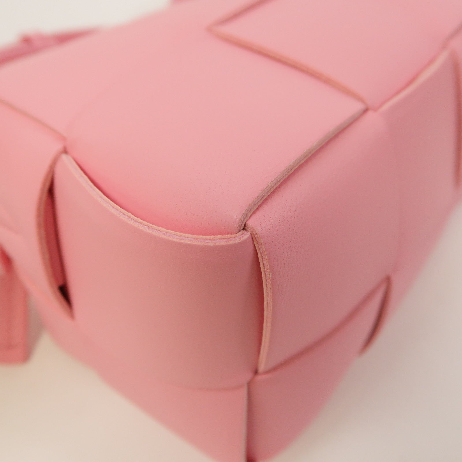 BOTTEGA VENETA 牛皮皮革Small Brick Cassette金扣肩背袋粉紅色
