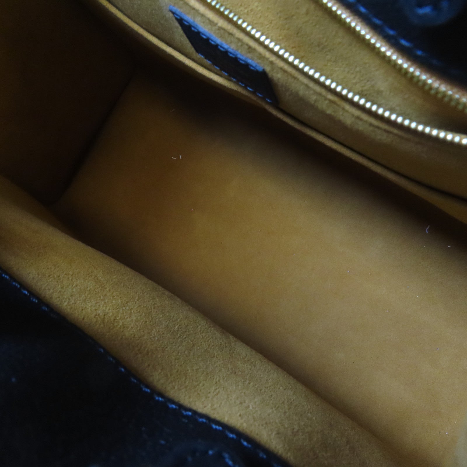 LOUIS VUITTON Monogram Empreinte On The Go MM金扣手挽肩背兩用袋黑色