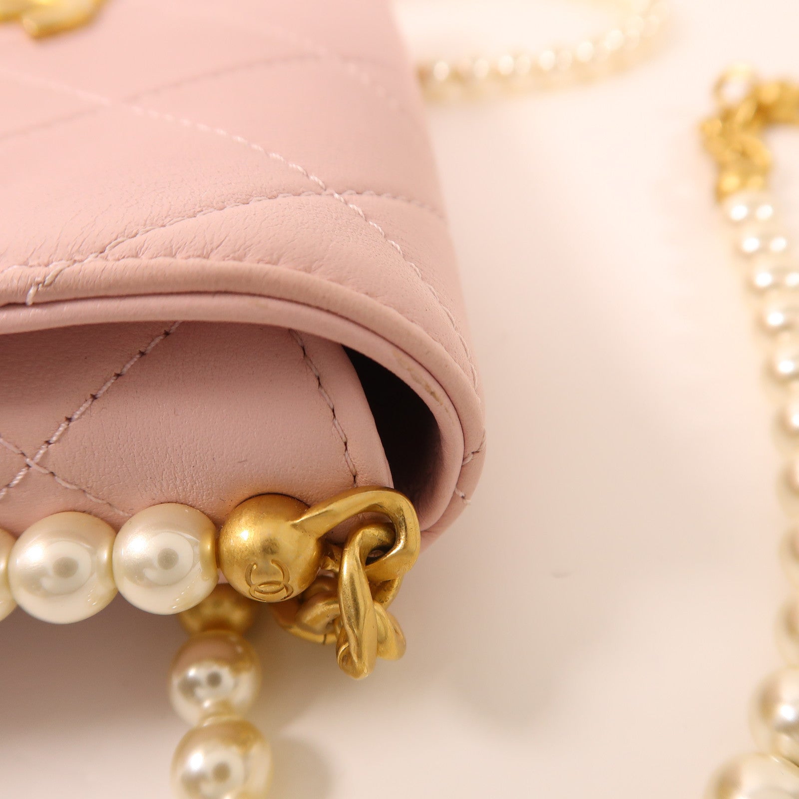 CHANEL 羊皮皮革Chain Shoulder金扣鏈帶肩背袋